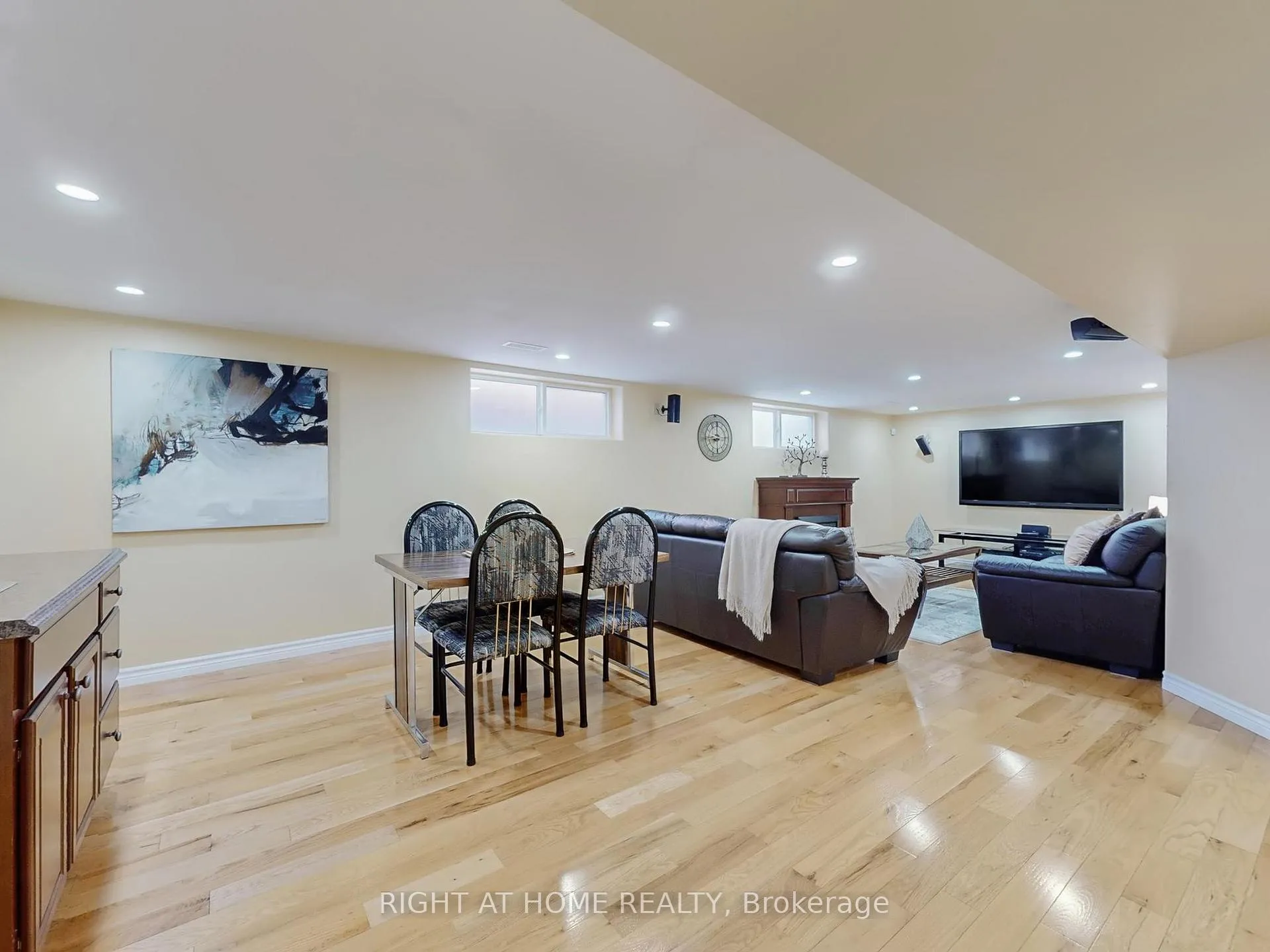 Photo 33 of 2 Barnes Crescent, Scarborough, Woburn — HOMEH