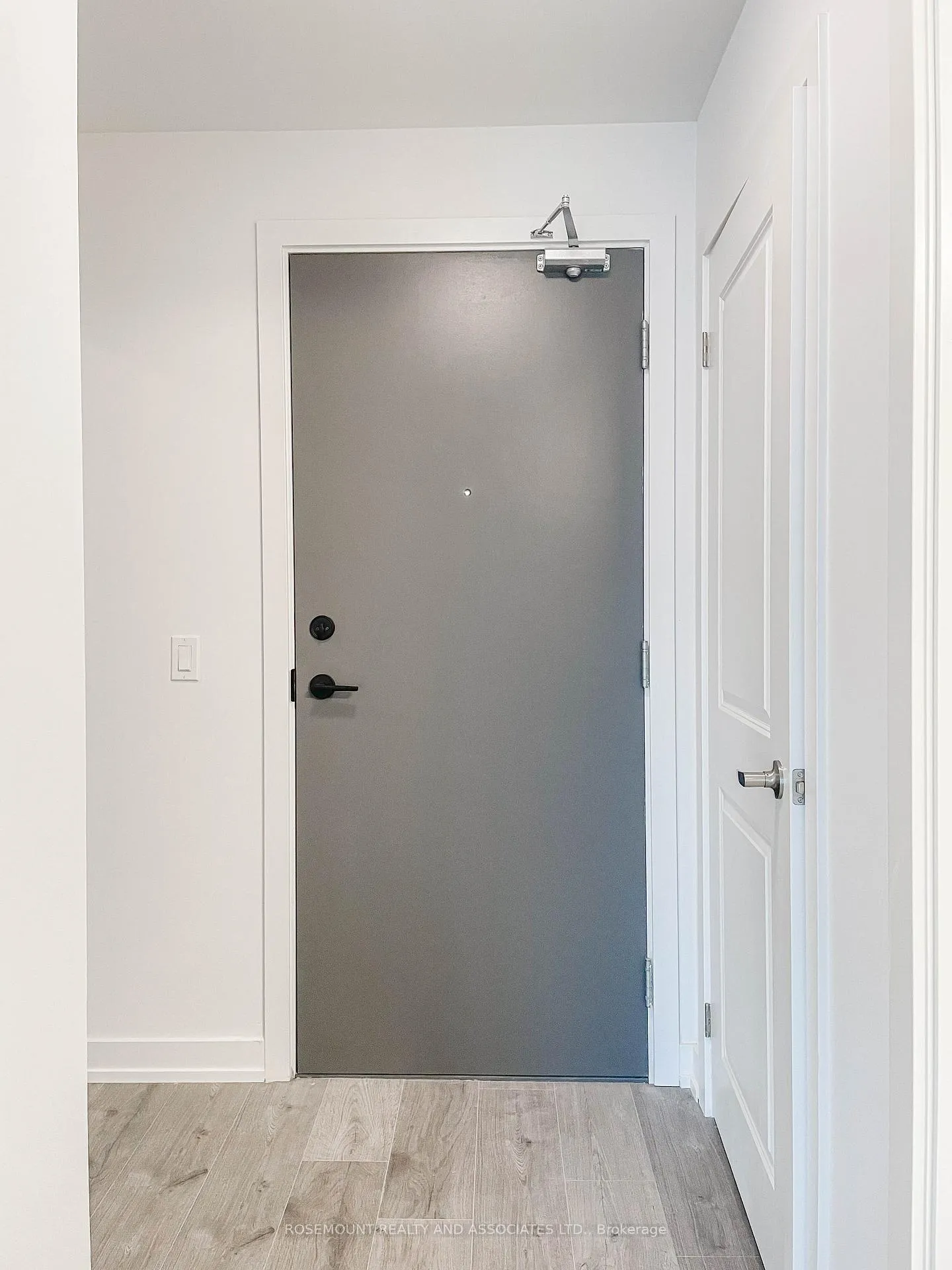 Photo 2 of Unit 109, 1010 Dundas Street E, Whitby, Pringle Creek — HOMEH