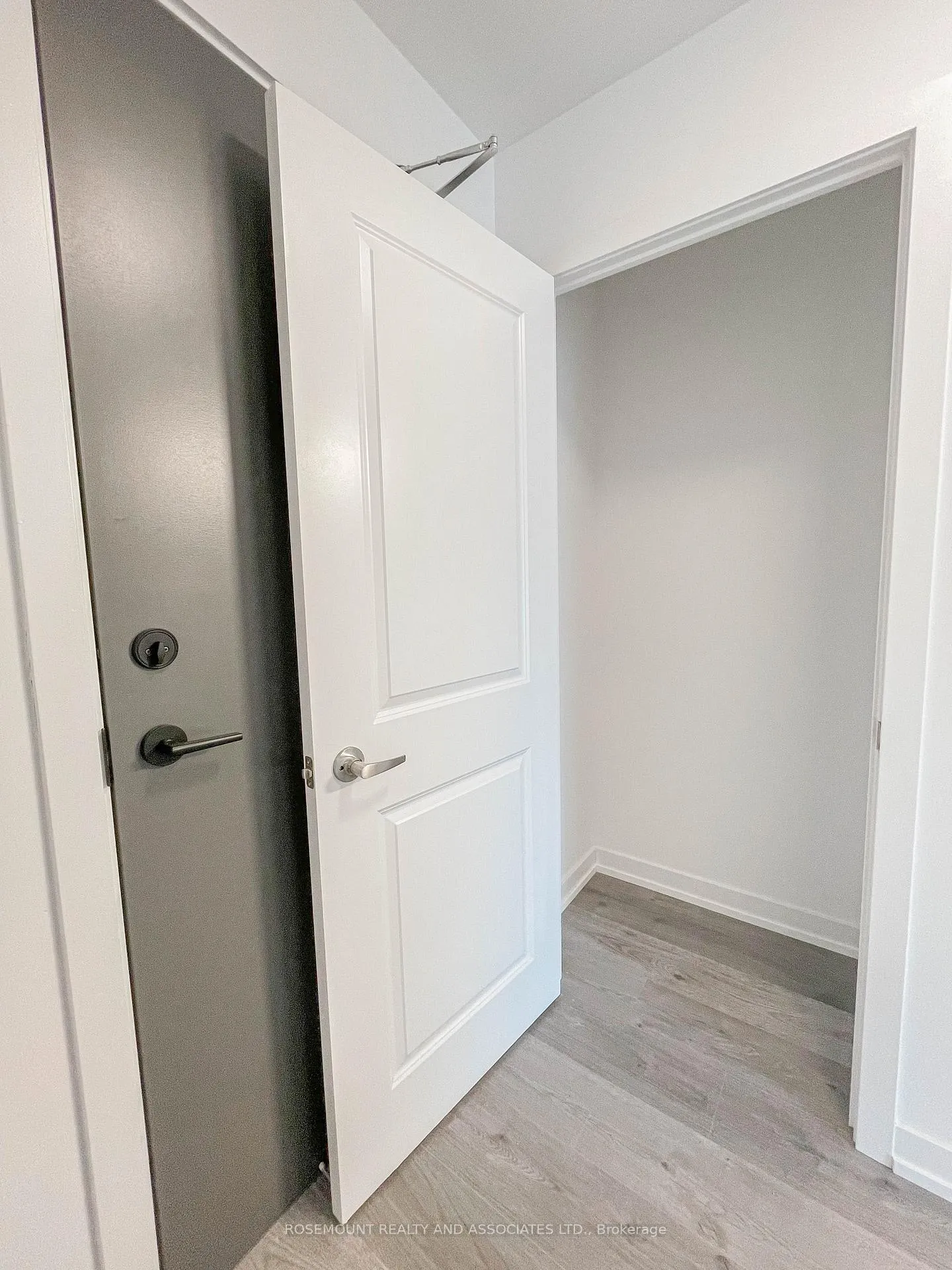 Photo 3 of Unit 109, 1010 Dundas Street E, Whitby, Pringle Creek — HOMEH