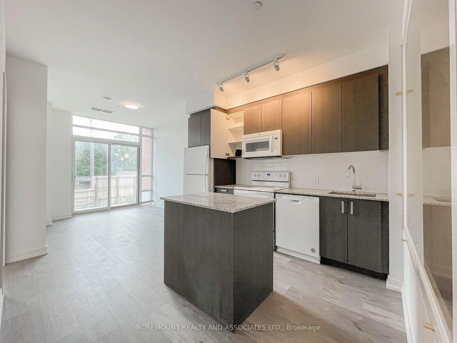 Photo 4 of Unit 109, 1010 Dundas Street E, Whitby, Pringle Creek — HOMEH