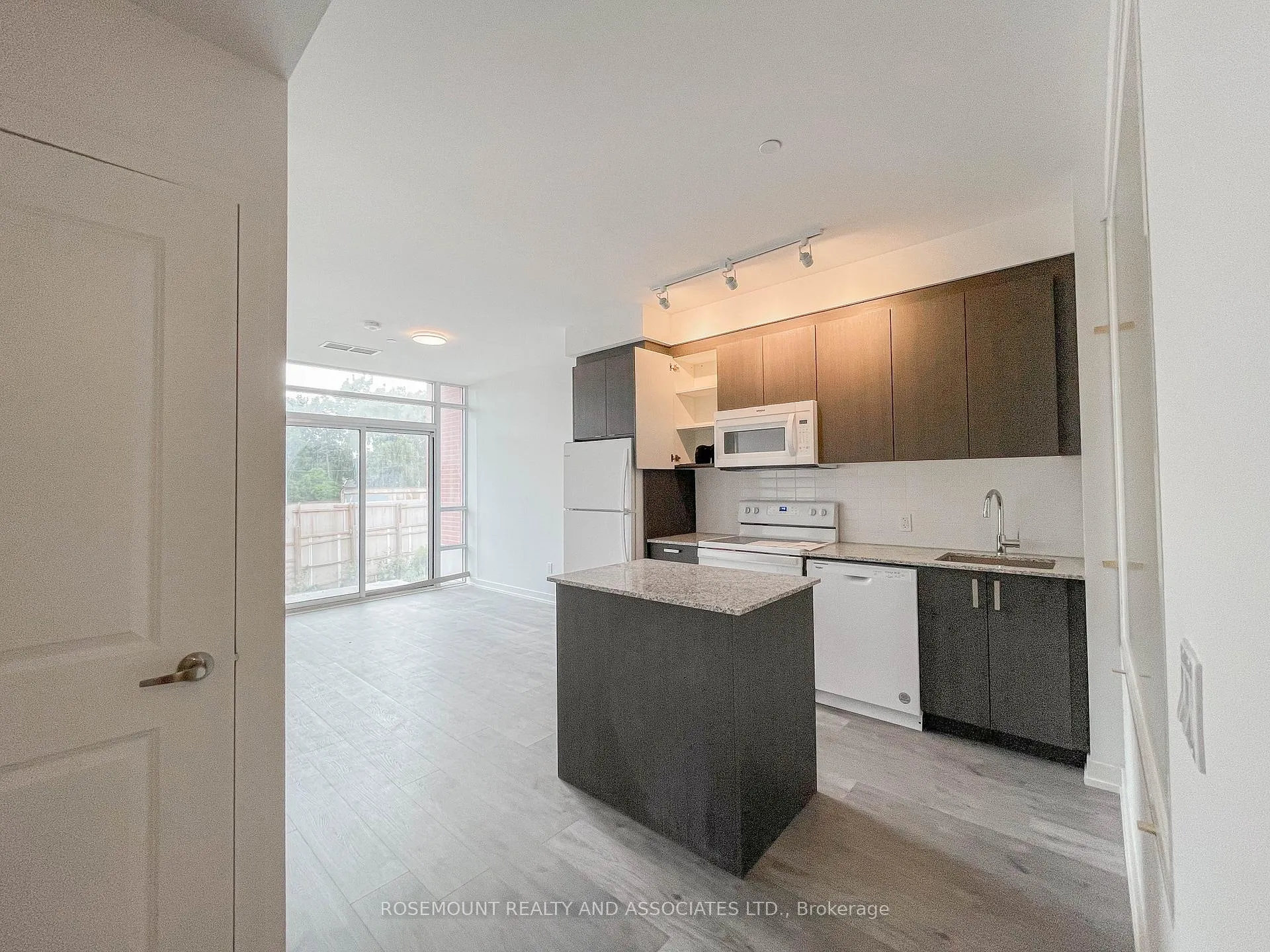 Photo 5 of Unit 109, 1010 Dundas Street E, Whitby, Pringle Creek — HOMEH