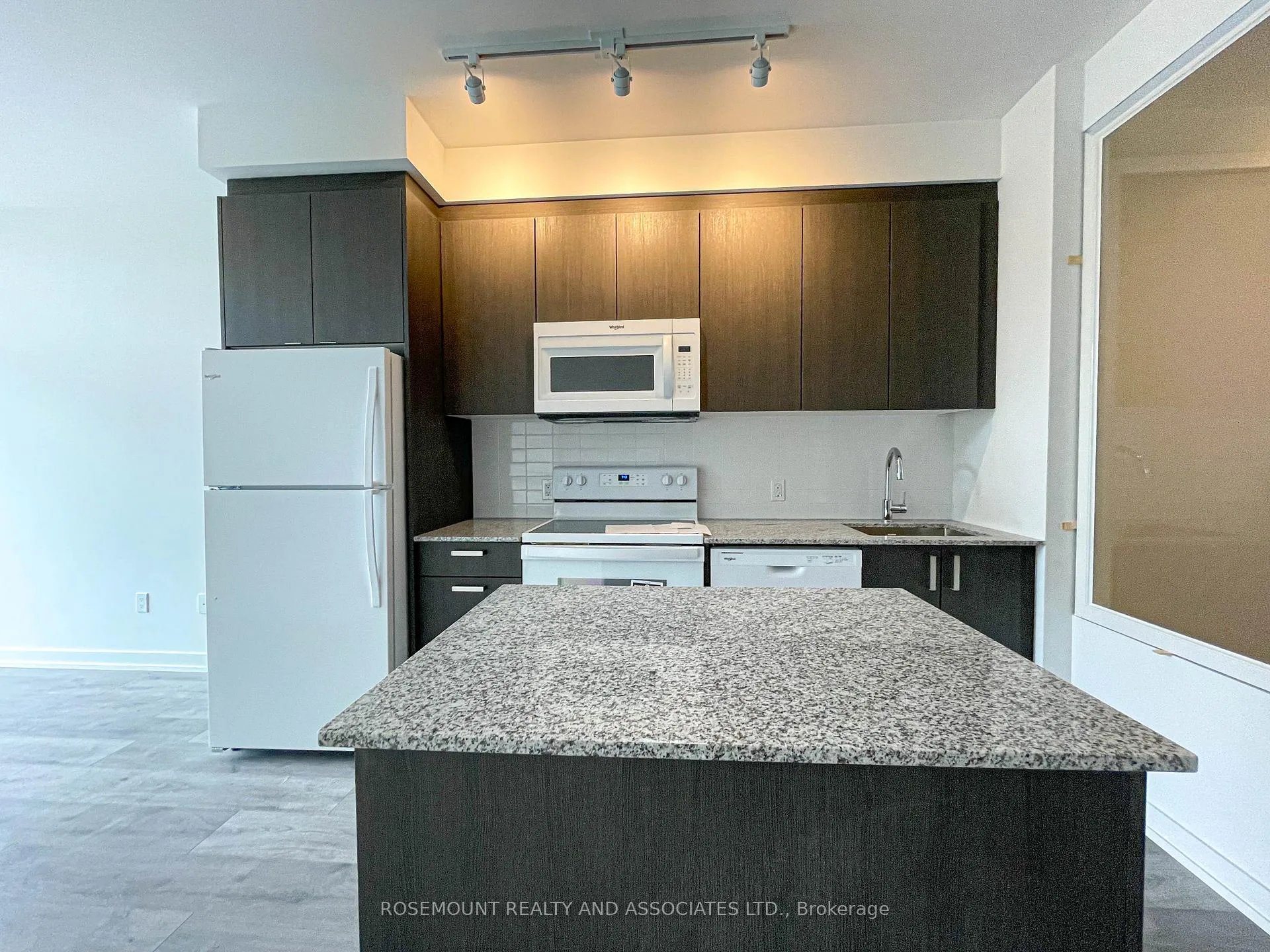 Photo 6 of Unit 109, 1010 Dundas Street E, Whitby, Pringle Creek — HOMEH