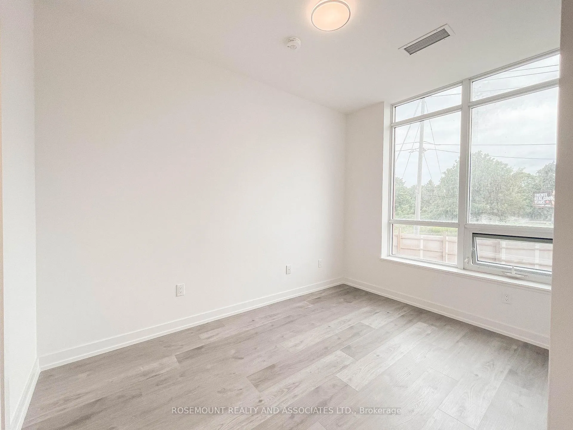 Photo 10 of Unit 109, 1010 Dundas Street E, Whitby, Pringle Creek — HOMEH