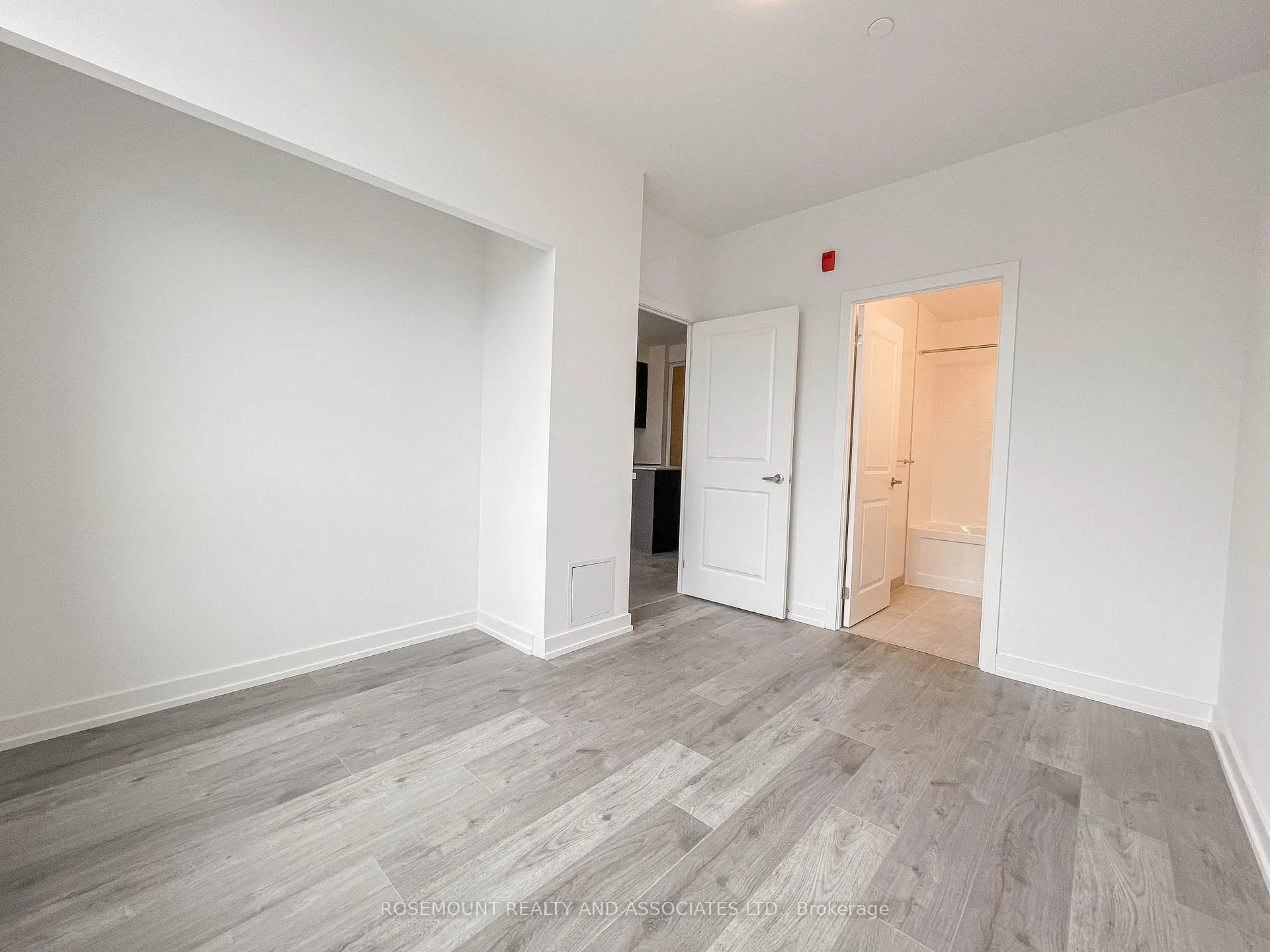 Photo 11 of Unit 109, 1010 Dundas Street E, Whitby, Pringle Creek — HOMEH