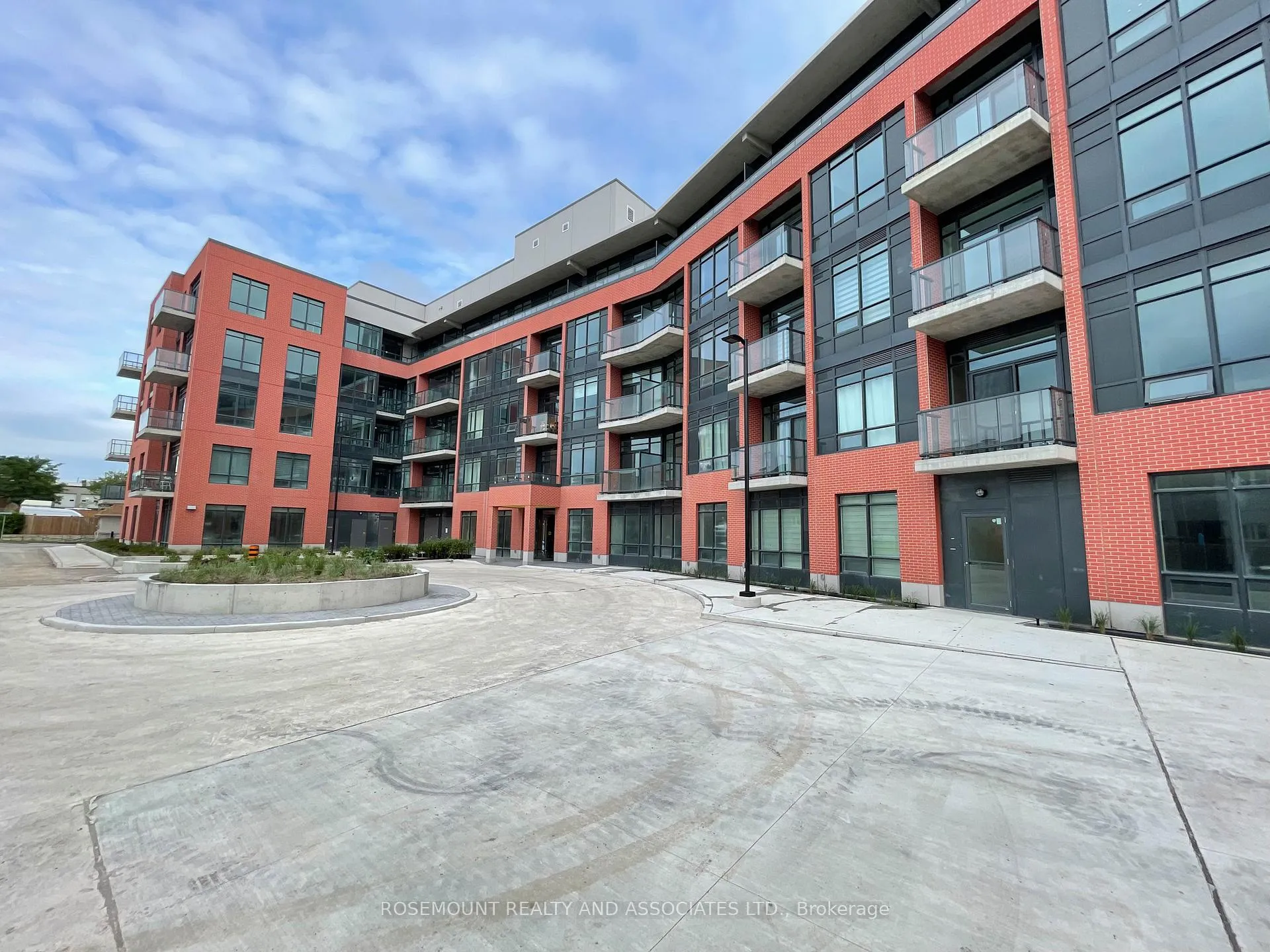 Photo 17 of Unit 109, 1010 Dundas Street E, Whitby, Pringle Creek — HOMEH