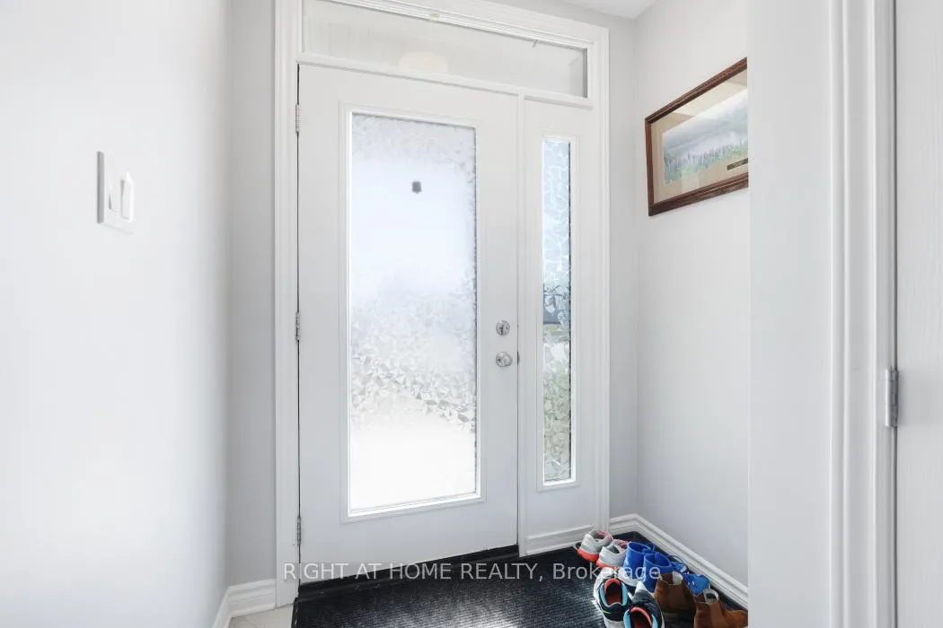 Photo 3 of 895 Antonio Farley Street, Ottawa, Camelot — HOMEH