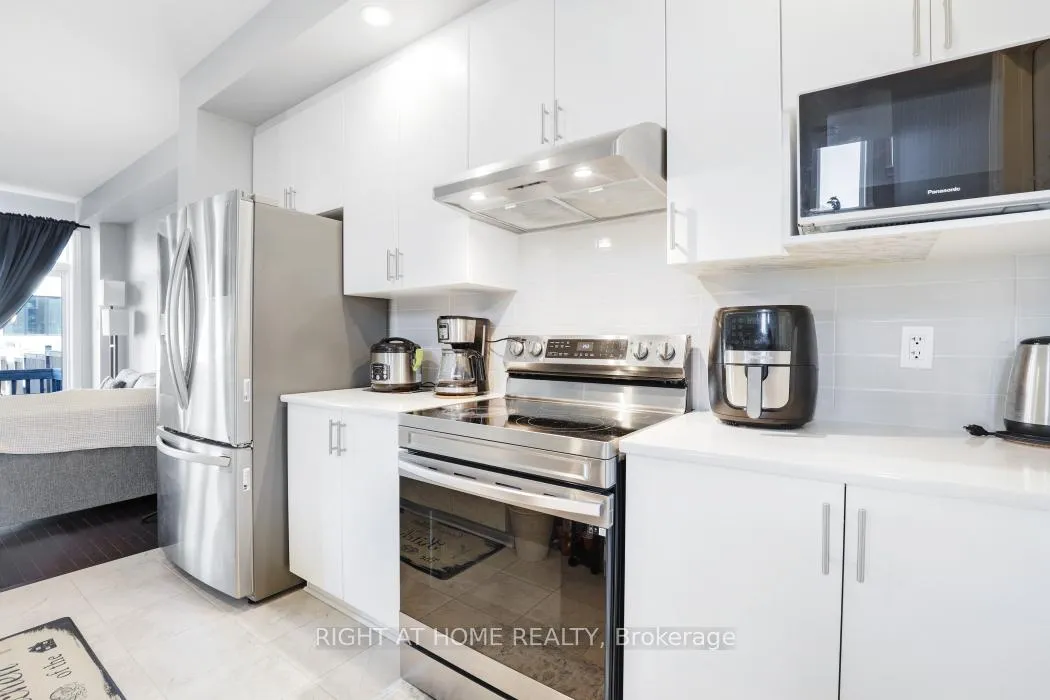 Photo 8 of 895 Antonio Farley Street, Ottawa, Camelot — HOMEH