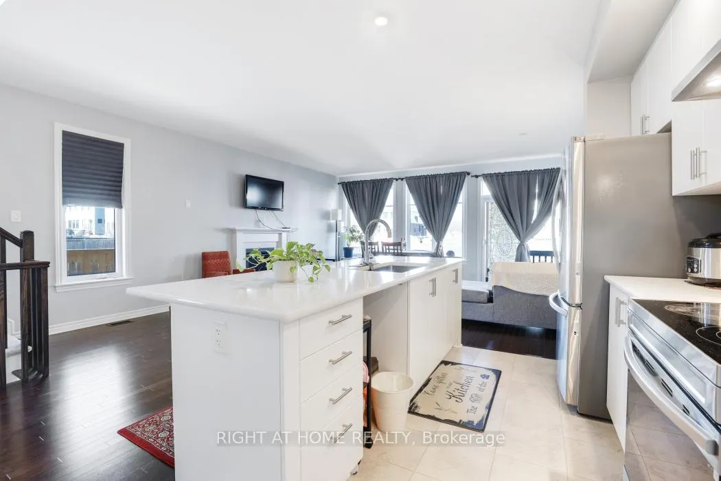 Photo 9 of 895 Antonio Farley Street, Ottawa, Camelot — HOMEH