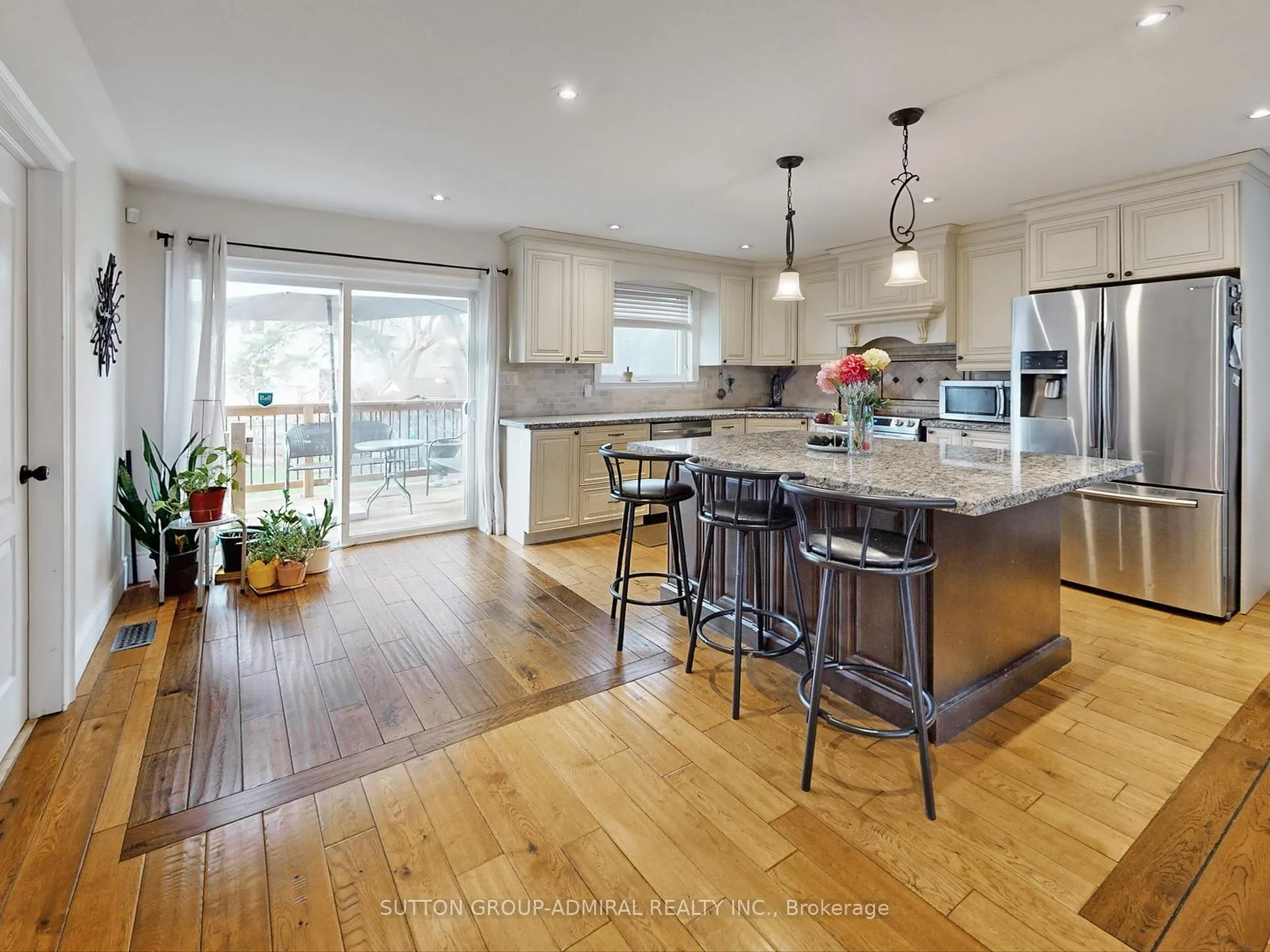 Photo 6 of 128 Sutherland Avenue, Oshawa, O'Neill — HOMEH