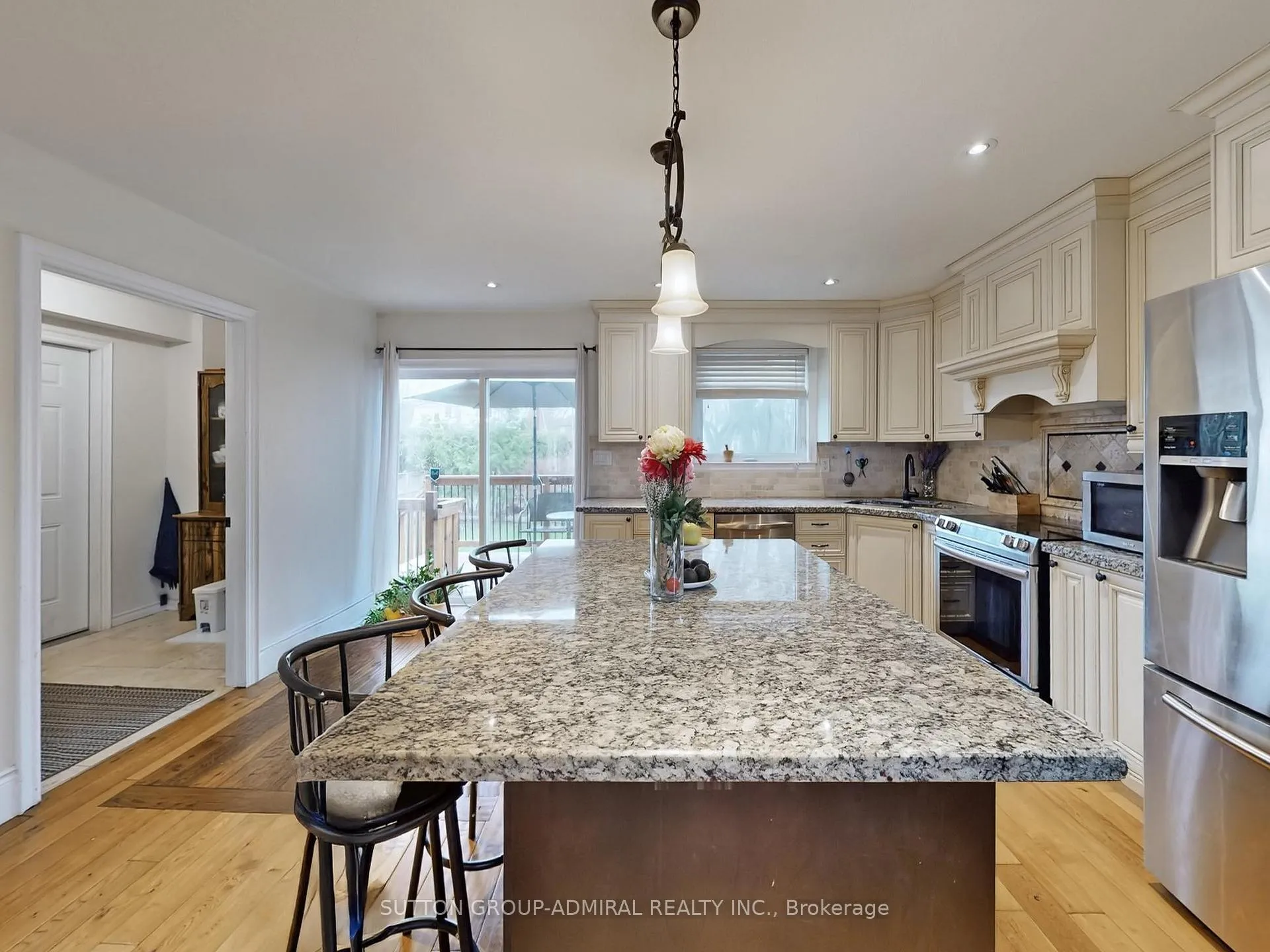 Photo 9 of 128 Sutherland Avenue, Oshawa, O'Neill — HOMEH