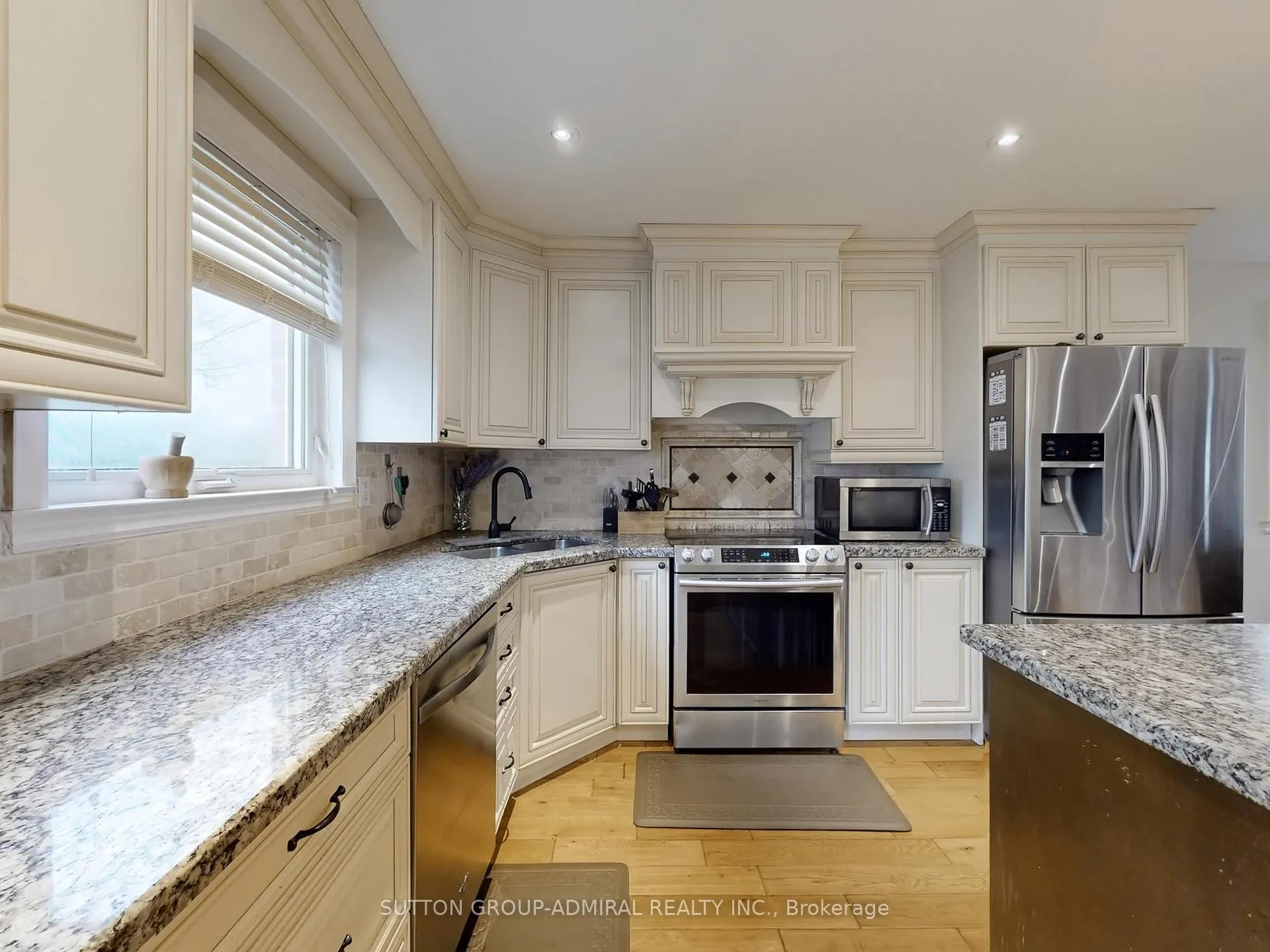 Photo 10 of 128 Sutherland Avenue, Oshawa, O'Neill — HOMEH