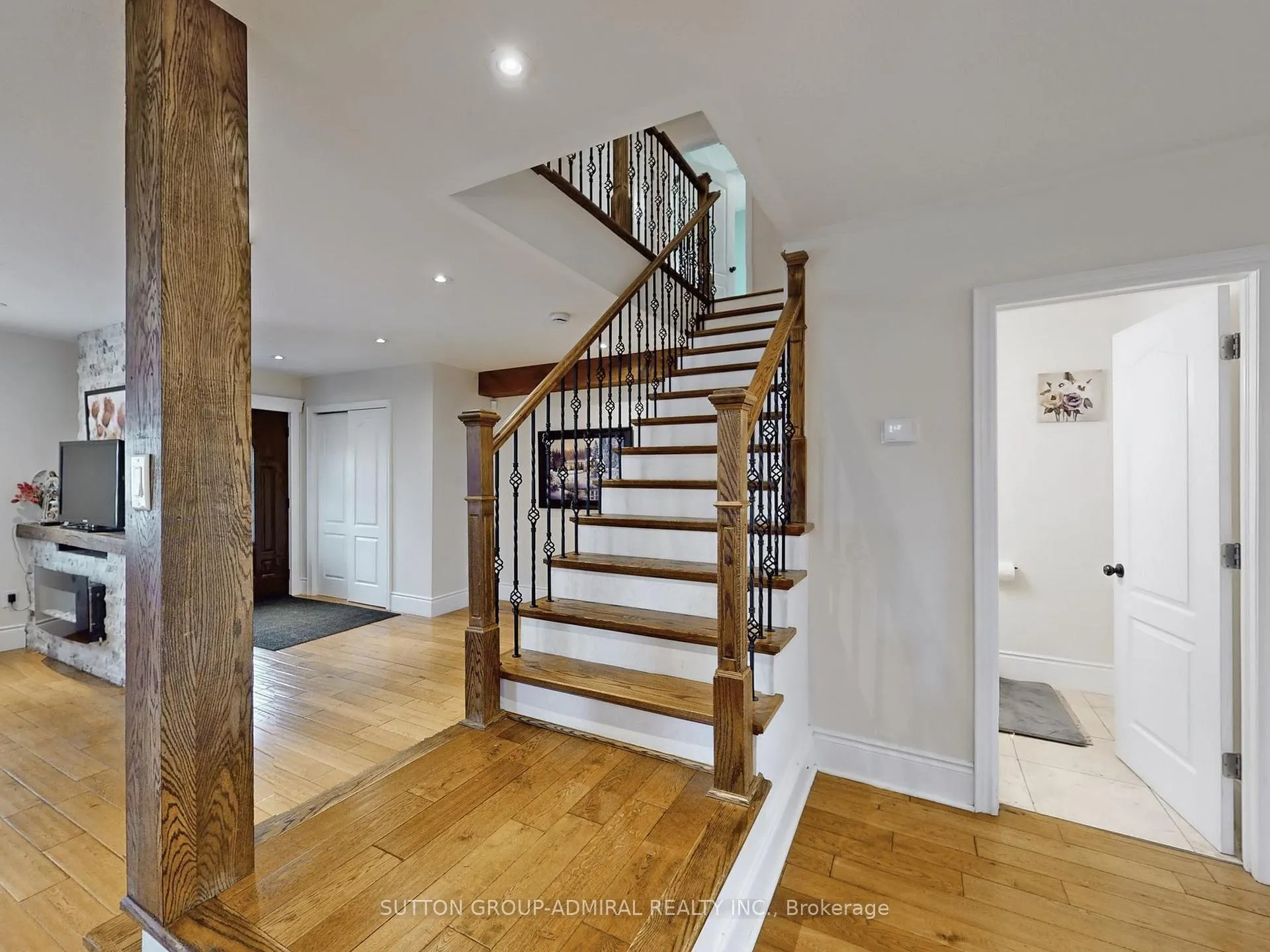Photo 13 of 128 Sutherland Avenue, Oshawa, O'Neill — HOMEH