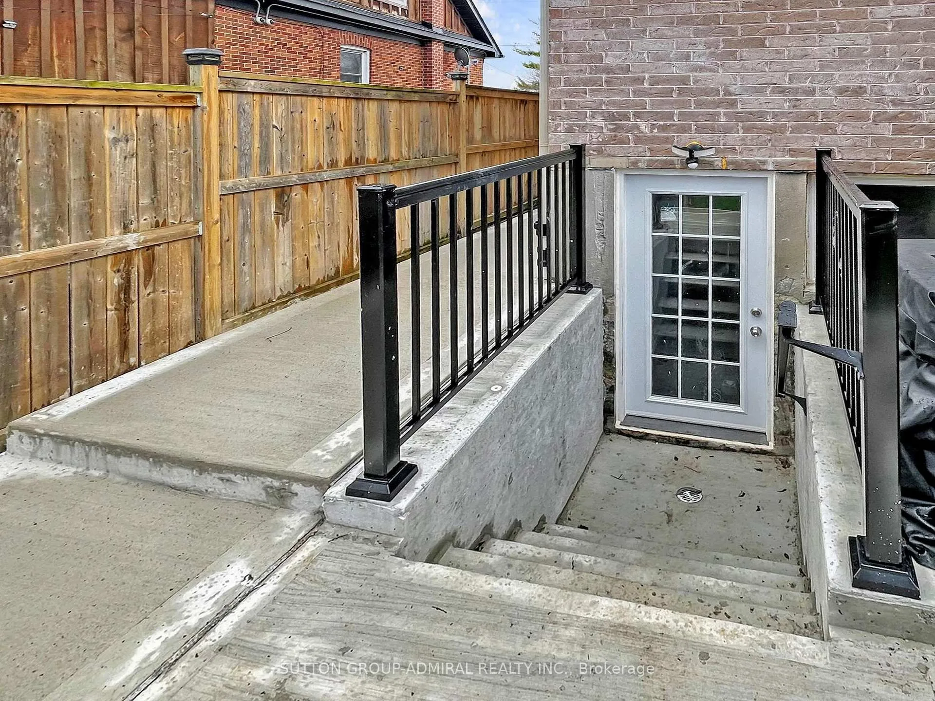 Photo 34 of 128 Sutherland Avenue, Oshawa, O'Neill — HOMEH