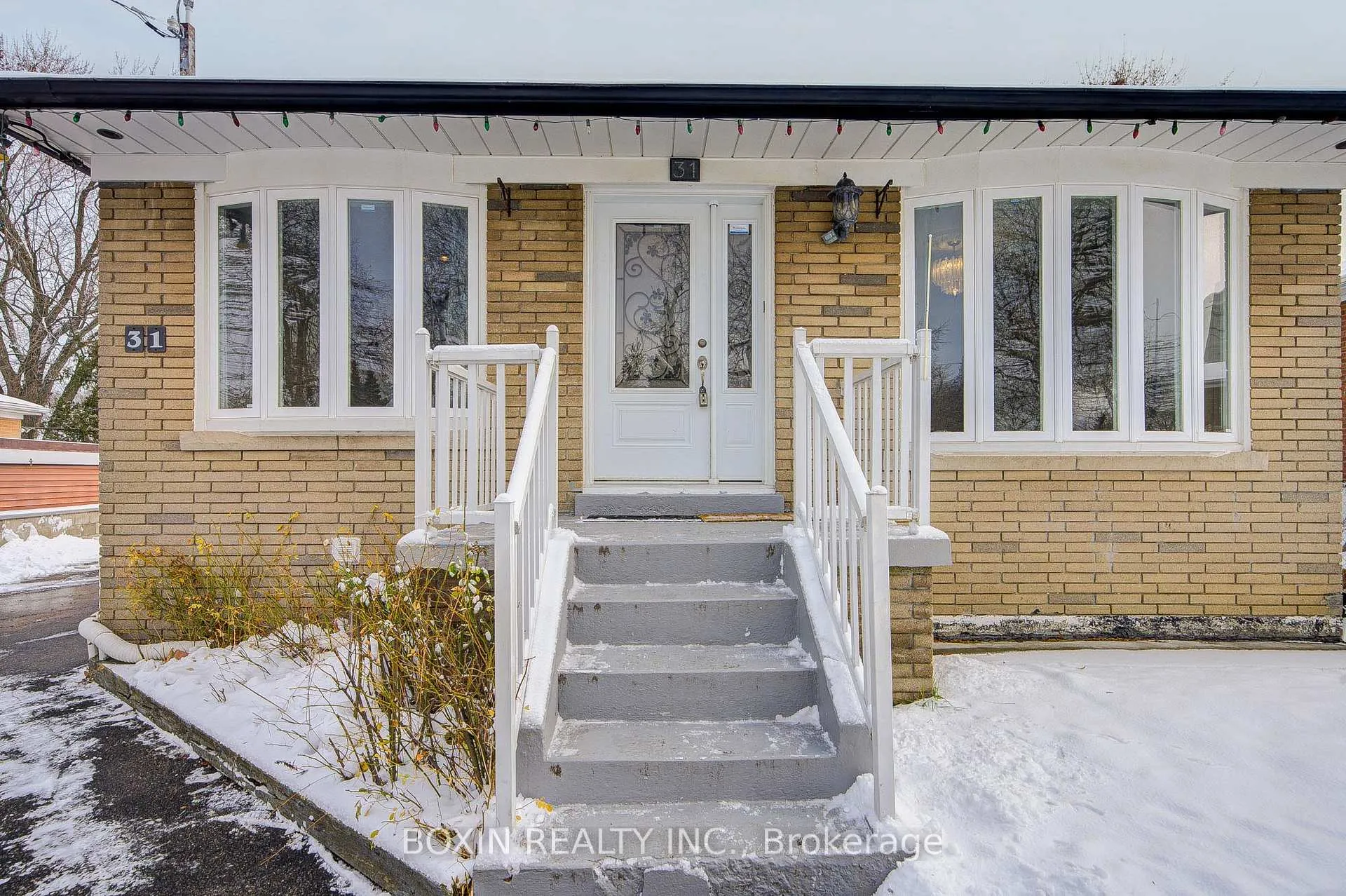 Photo 2 of 31 Tremely Crescent, Scarborough, Eglinton East — HOMEH