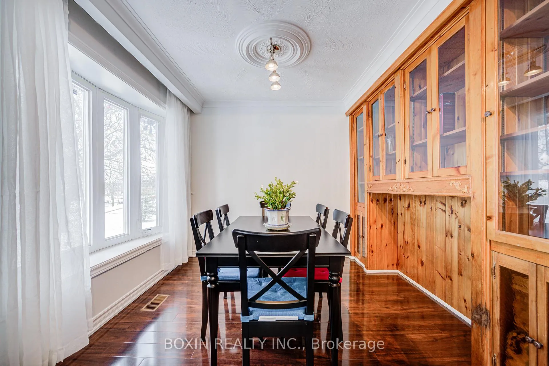 Photo 3 of 31 Tremely Crescent, Scarborough, Eglinton East — HOMEH