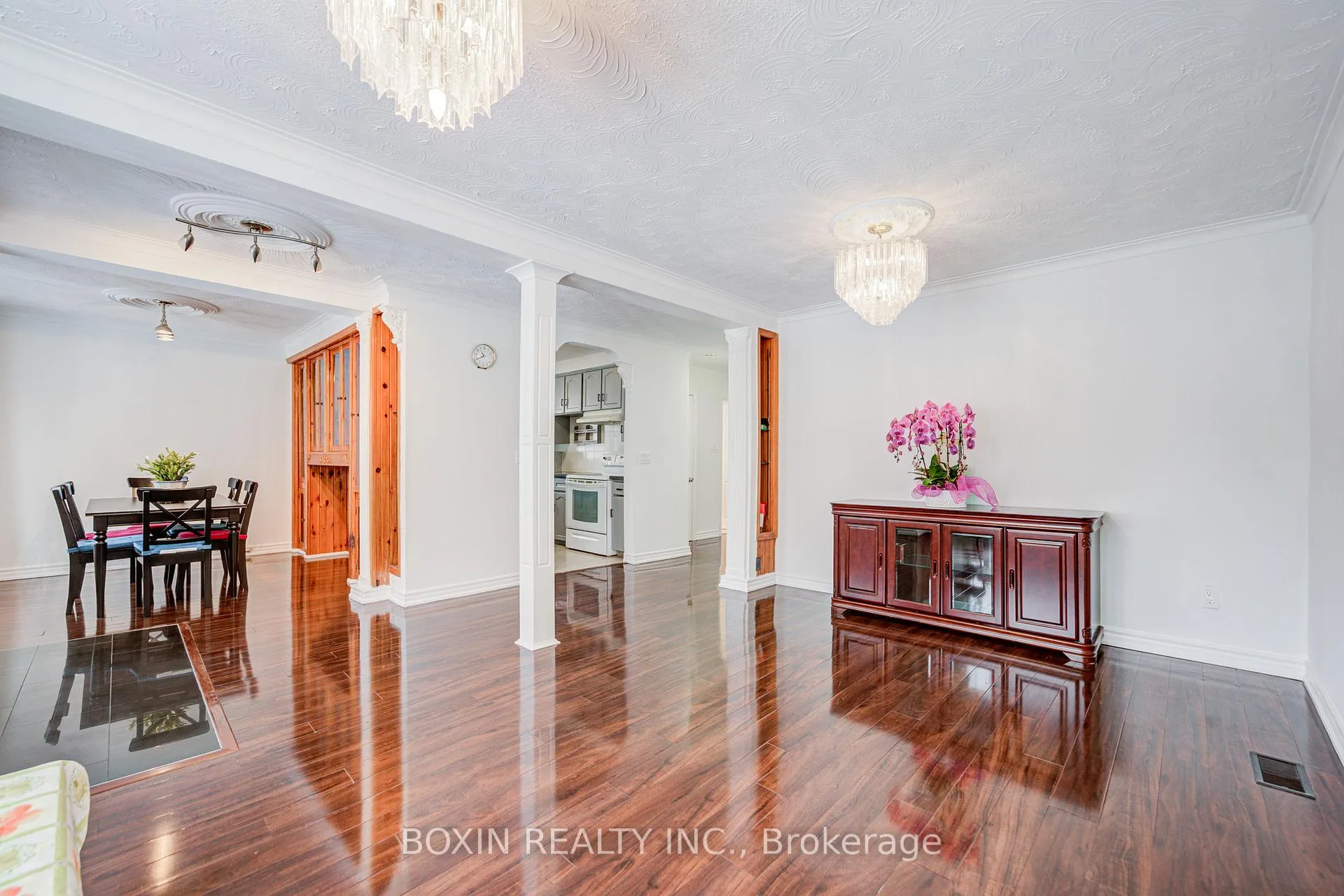 Photo 7 of 31 Tremely Crescent, Scarborough, Eglinton East — HOMEH