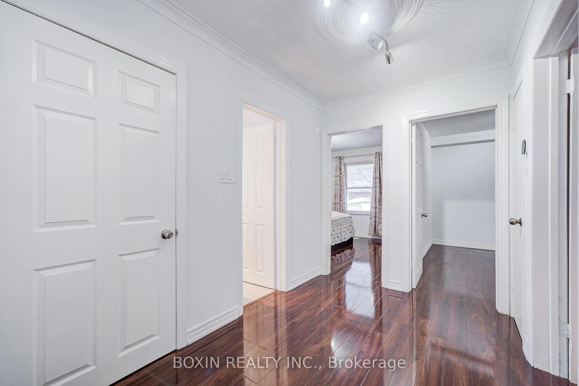 Photo 10 of 31 Tremely Crescent, Scarborough, Eglinton East — HOMEH
