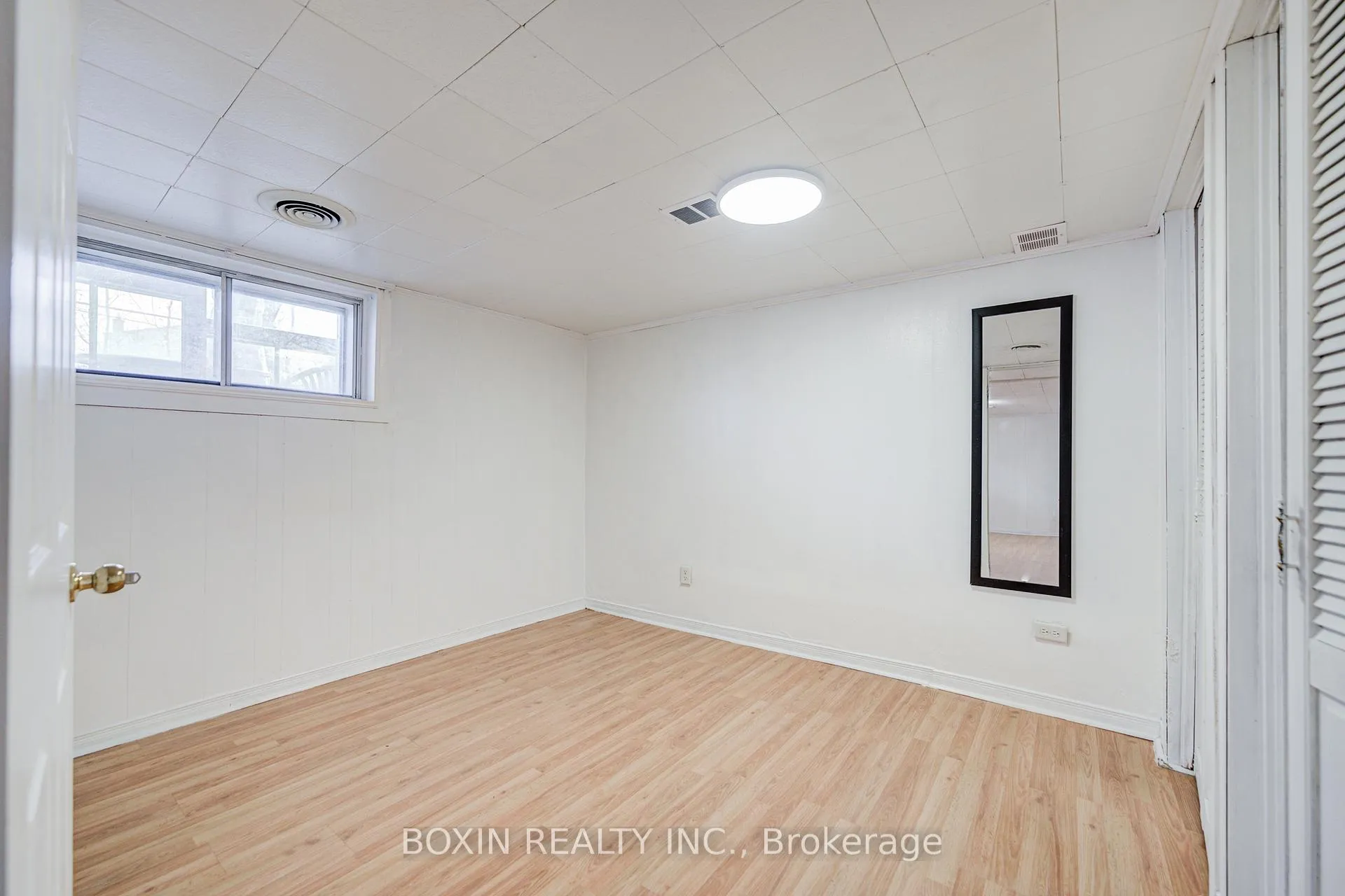 Photo 16 of 31 Tremely Crescent, Scarborough, Eglinton East — HOMEH