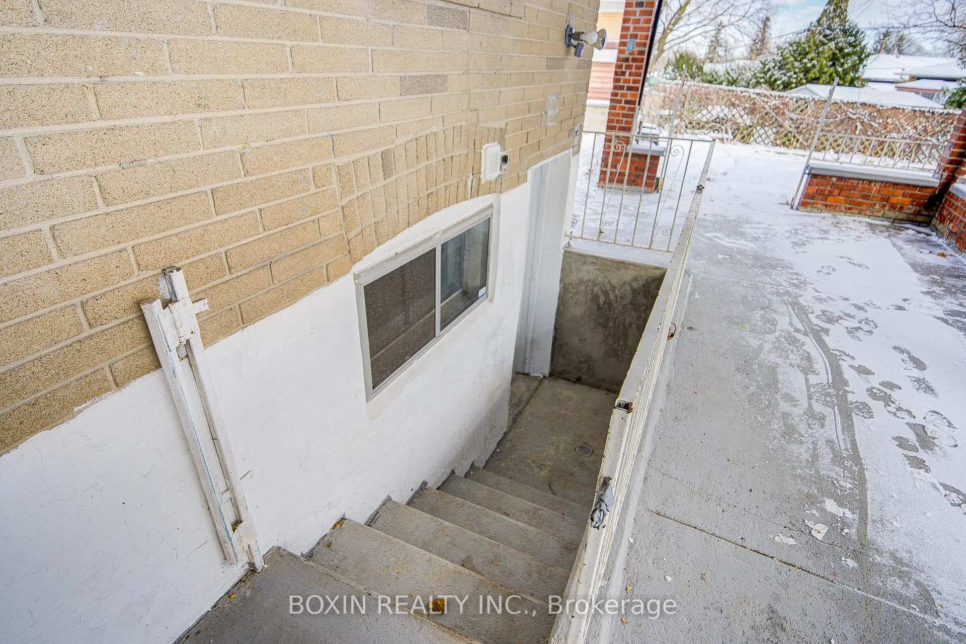 Photo 19 of 31 Tremely Crescent, Scarborough, Eglinton East — HOMEH