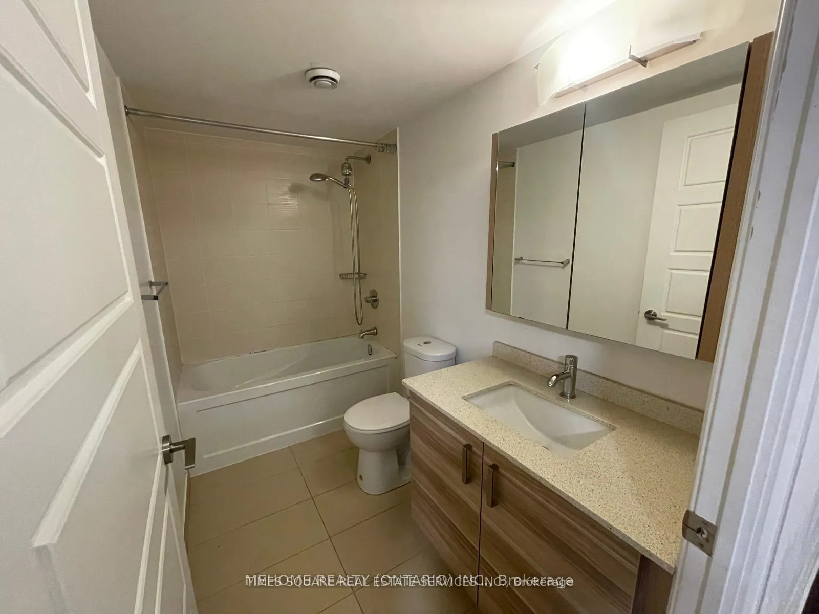 Photo 4 of Unit 518, 1 Uptown Drive, Markham, Unionville — HOMEH