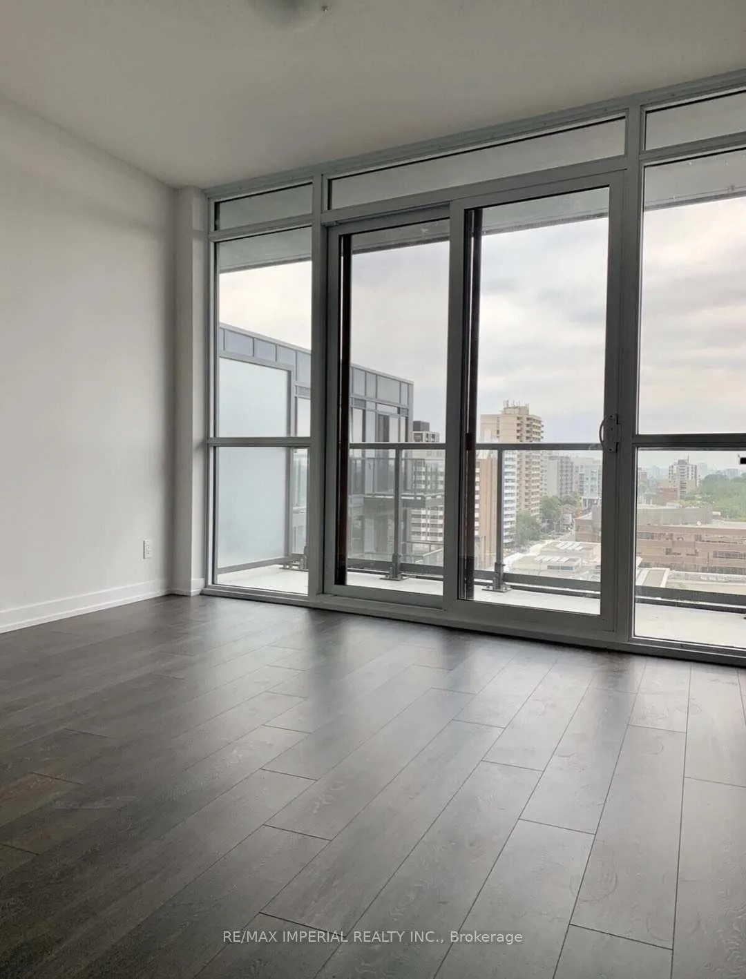 Photo 8 of Unit 914, 125 Redpath Avenue, Toronto, Mount Pleasant West — HOMEH