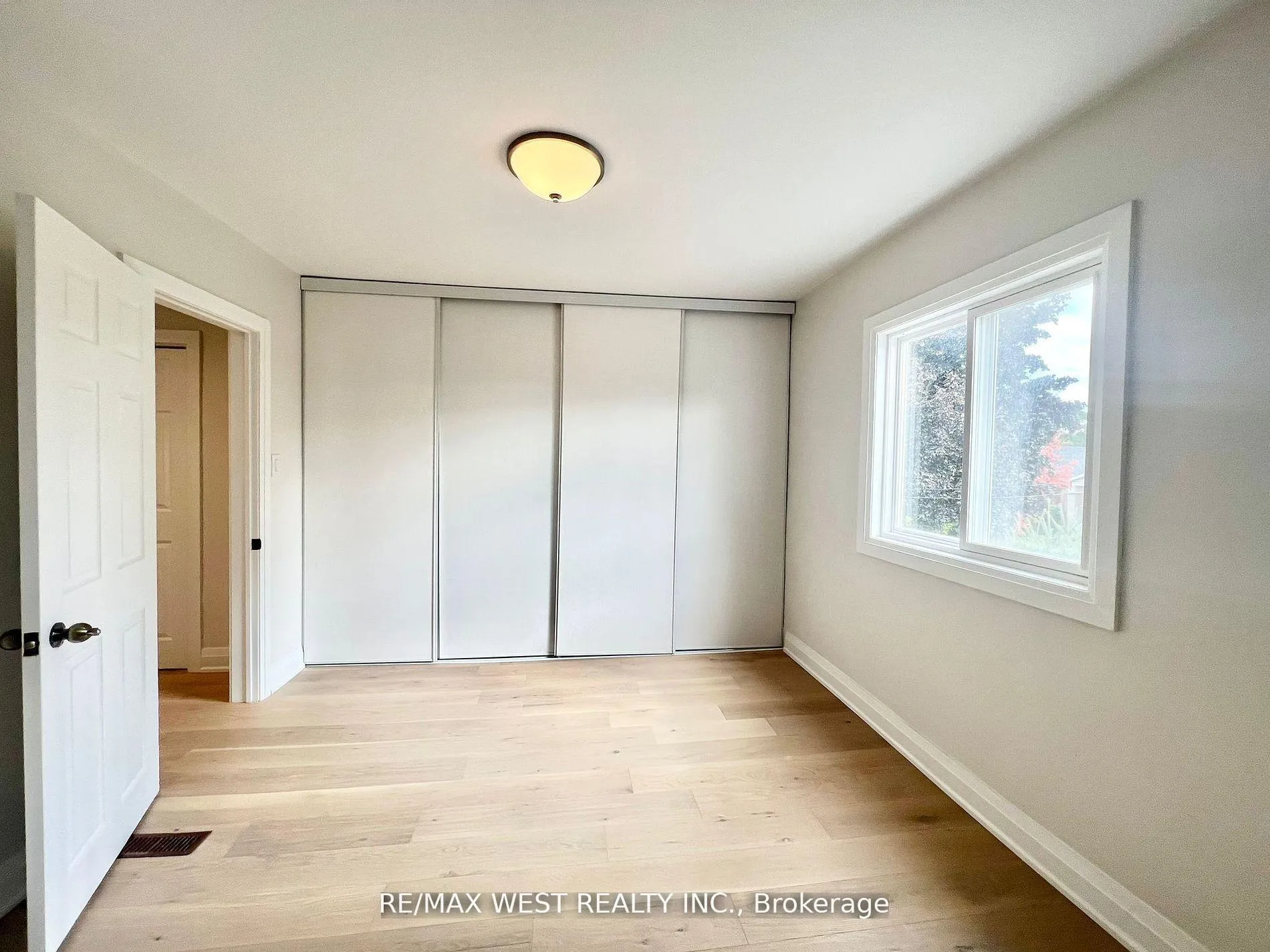 Photo 7 of Unit 2nd Flr, 4 Sutherland Avenue, Toronto, Crescent Town — HOMEH