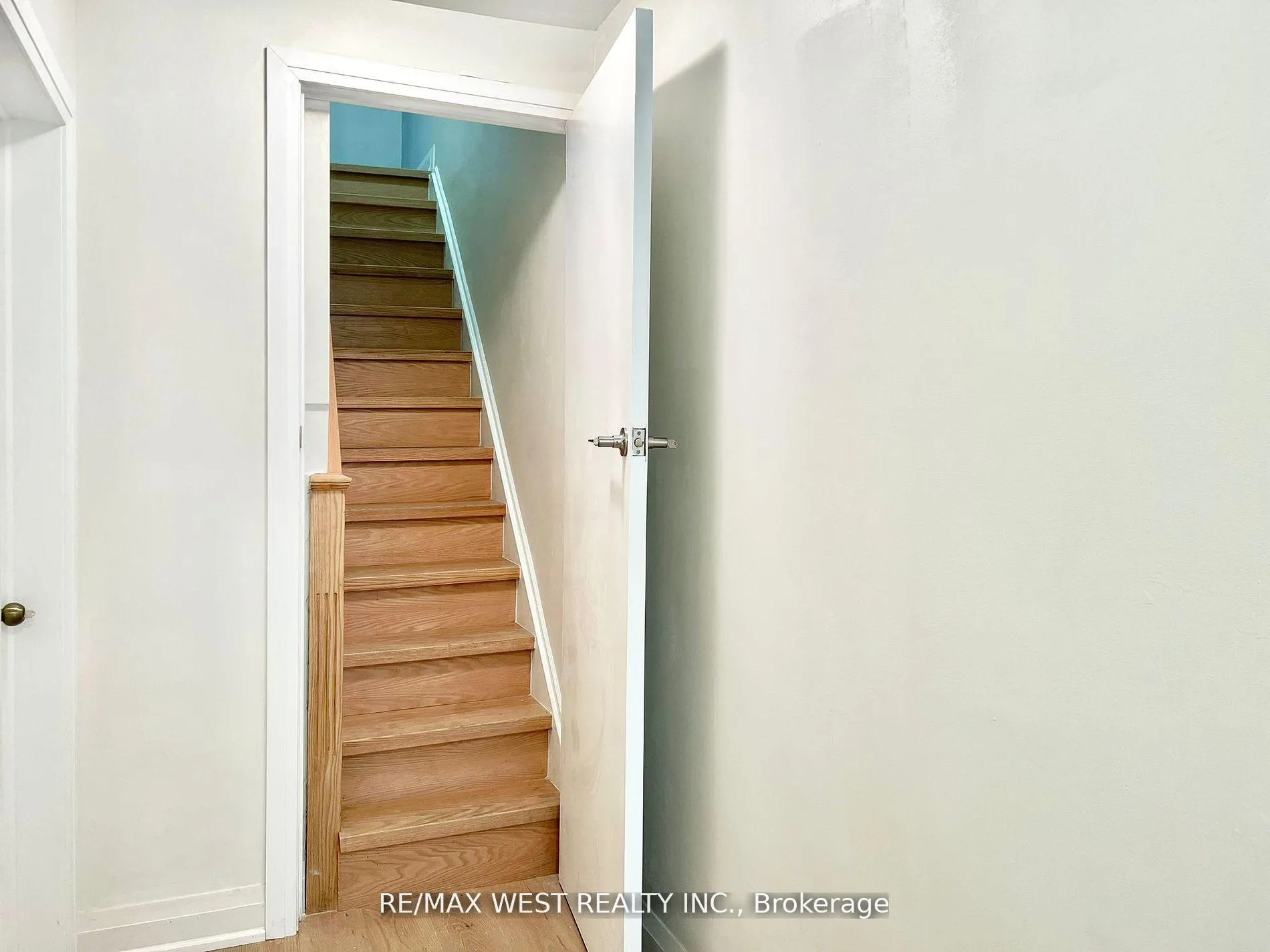 Photo 13 of Unit 2nd Flr, 4 Sutherland Avenue, Toronto, Crescent Town — HOMEH