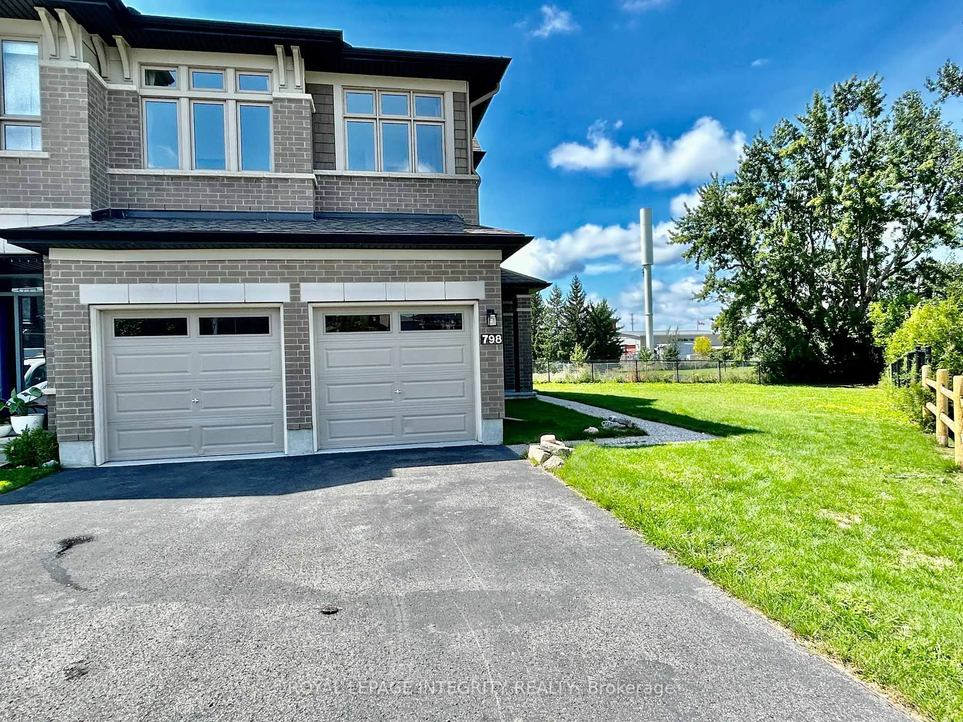 Photo 2 of 798 Carnelian Crescent, Ottawa, Riverside South/Gloucester Glen — HOMEH