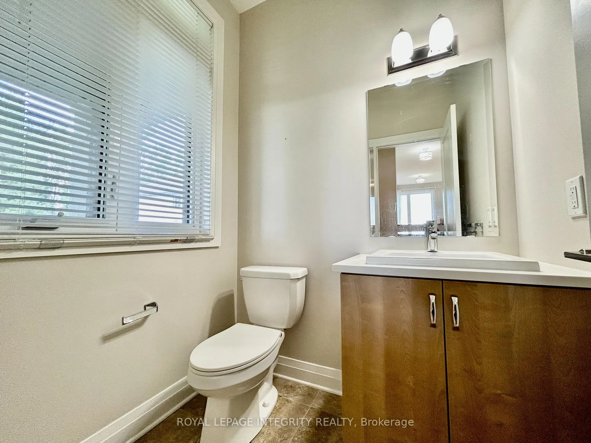 Photo 4 of 798 Carnelian Crescent, Ottawa, Riverside South/Gloucester Glen — HOMEH