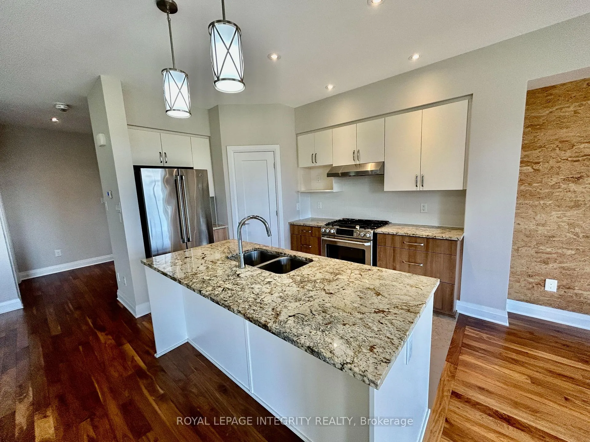 Photo 8 of 798 Carnelian Crescent, Ottawa, Riverside South/Gloucester Glen — HOMEH
