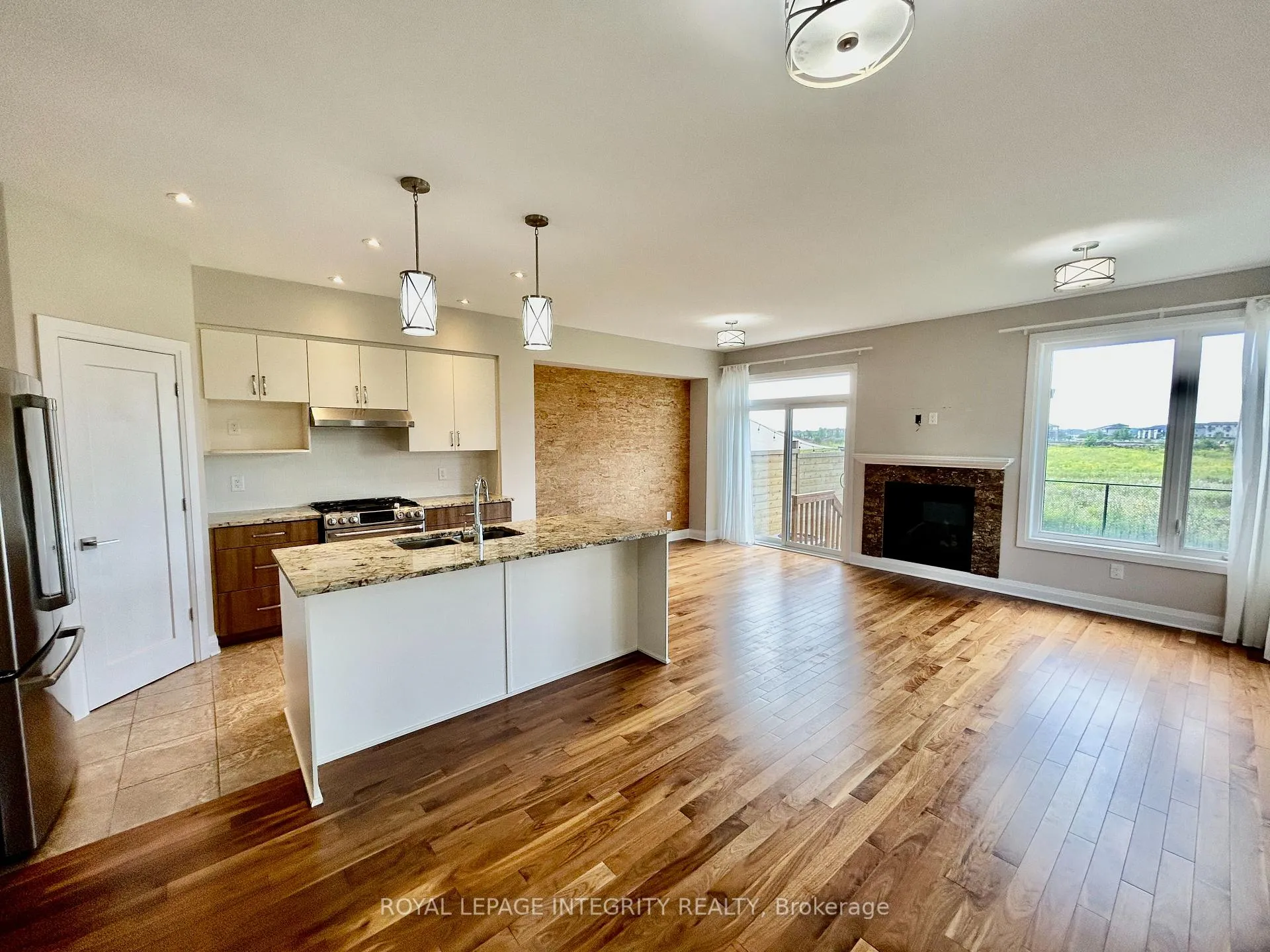 Photo 9 of 798 Carnelian Crescent, Ottawa, Riverside South/Gloucester Glen — HOMEH