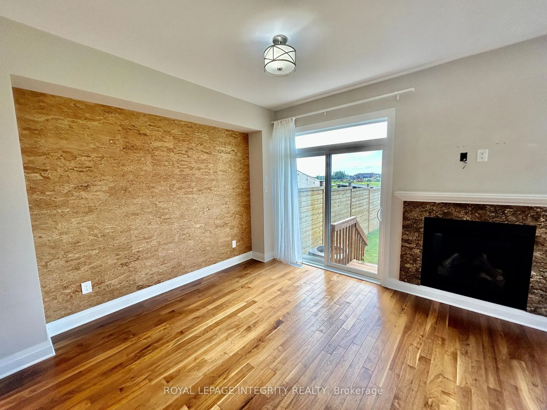 Photo 10 of 798 Carnelian Crescent, Ottawa, Riverside South/Gloucester Glen — HOMEH