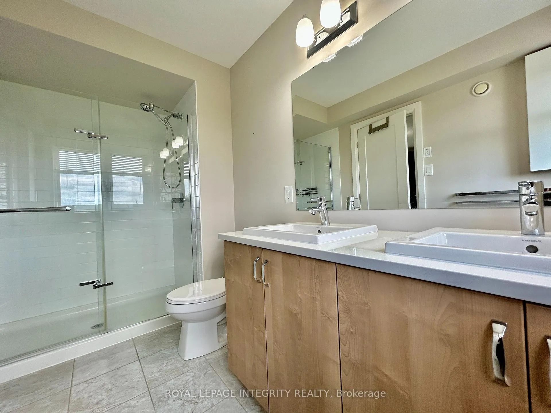 Photo 13 of 798 Carnelian Crescent, Ottawa, Riverside South/Gloucester Glen — HOMEH