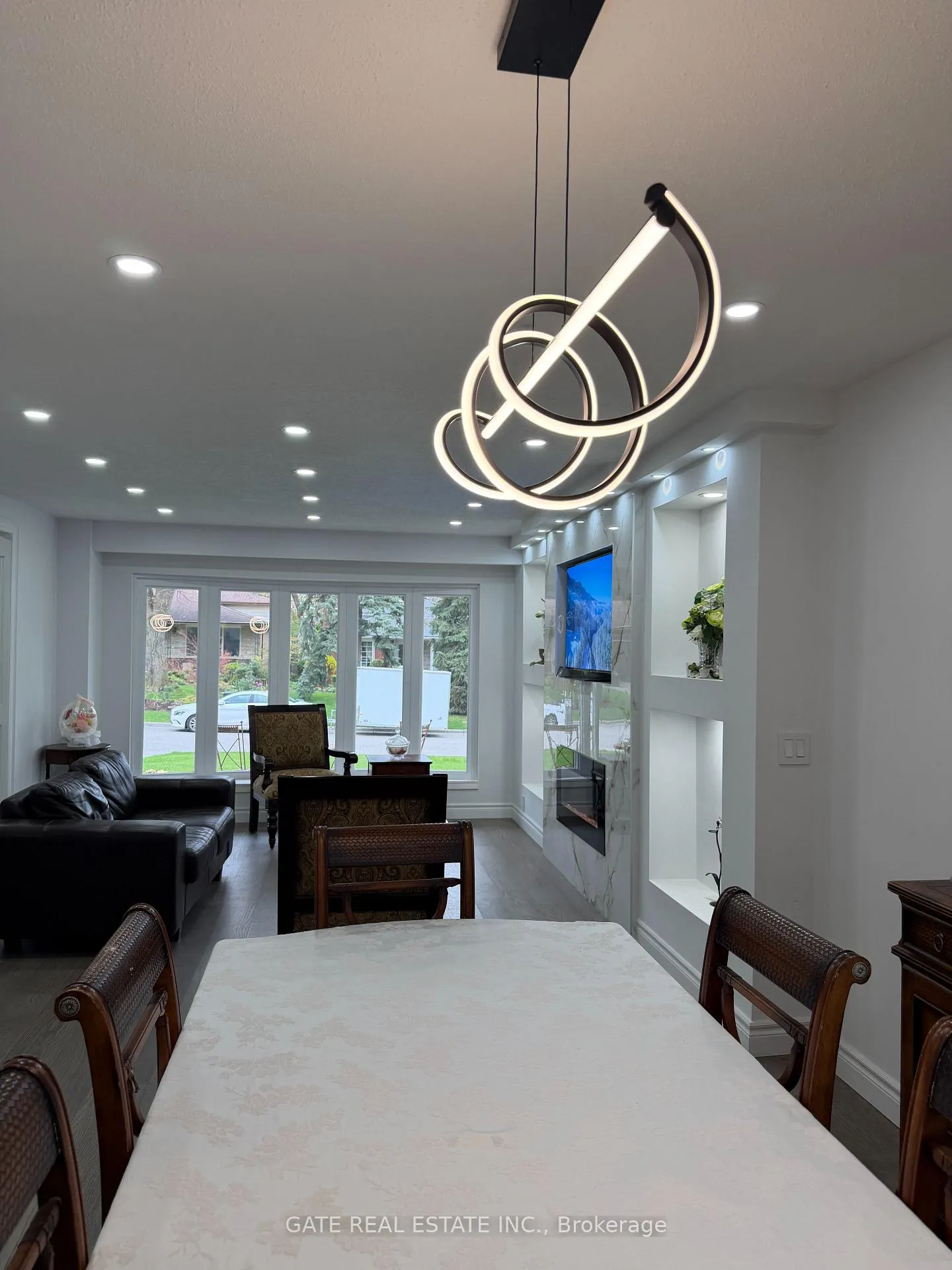 Photo 7 of 10 Thorny Brae Drive, Markham, Royal Orchard — HOMEH