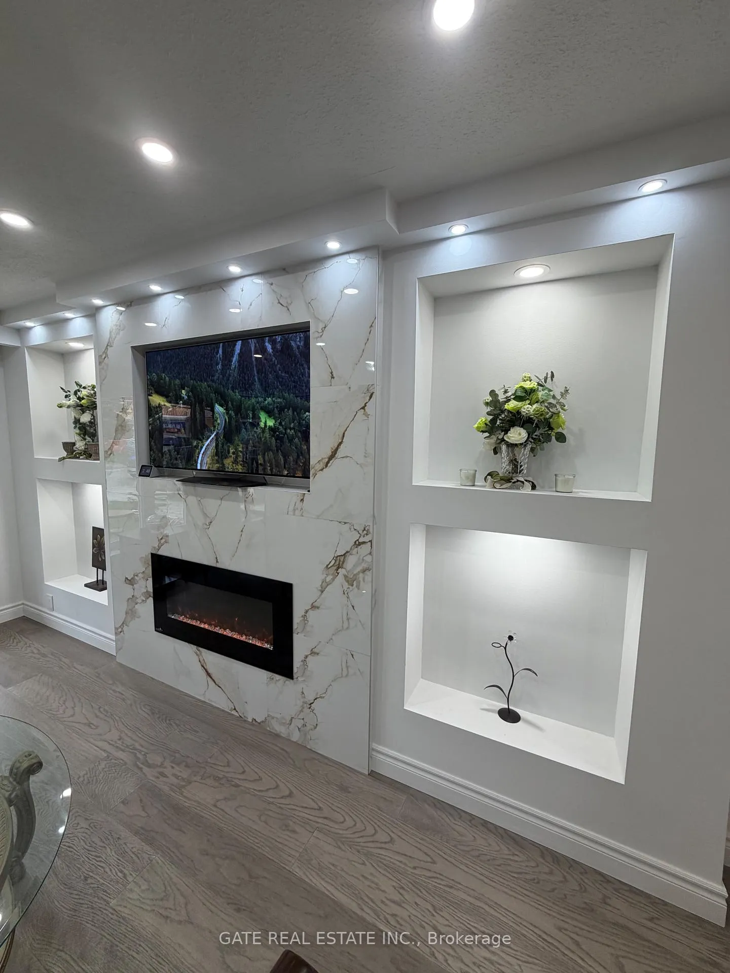 Photo 8 of 10 Thorny Brae Drive, Markham, Royal Orchard — HOMEH
