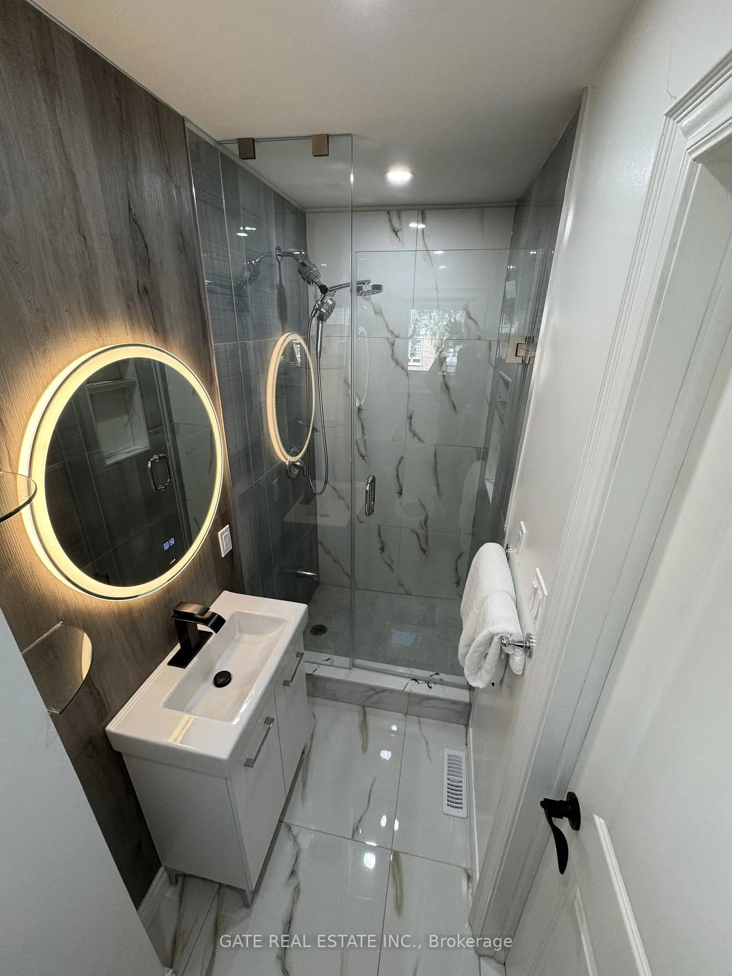 Photo 20 of 10 Thorny Brae Drive, Markham, Royal Orchard — HOMEH