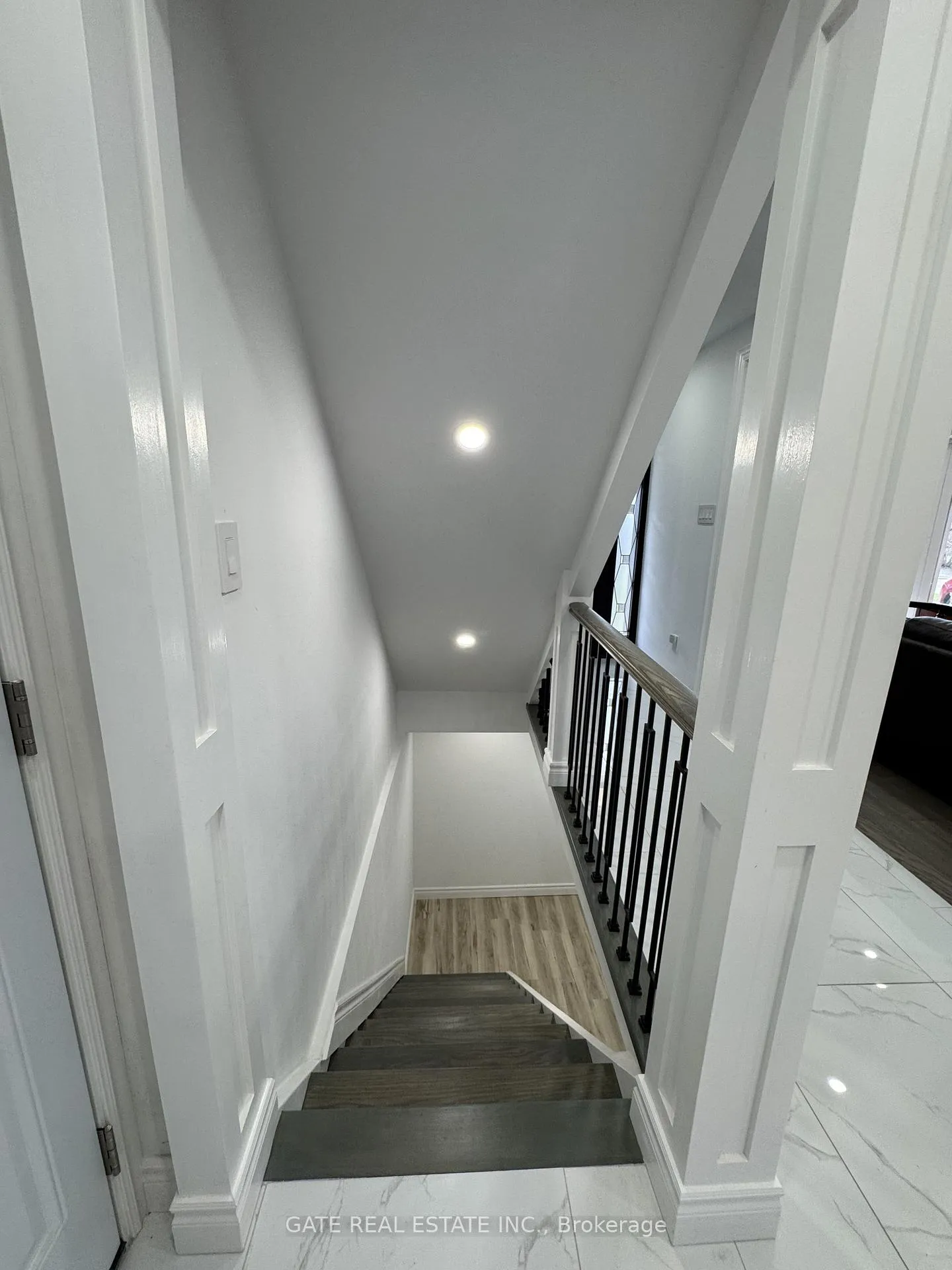 Photo 25 of 10 Thorny Brae Drive, Markham, Royal Orchard — HOMEH