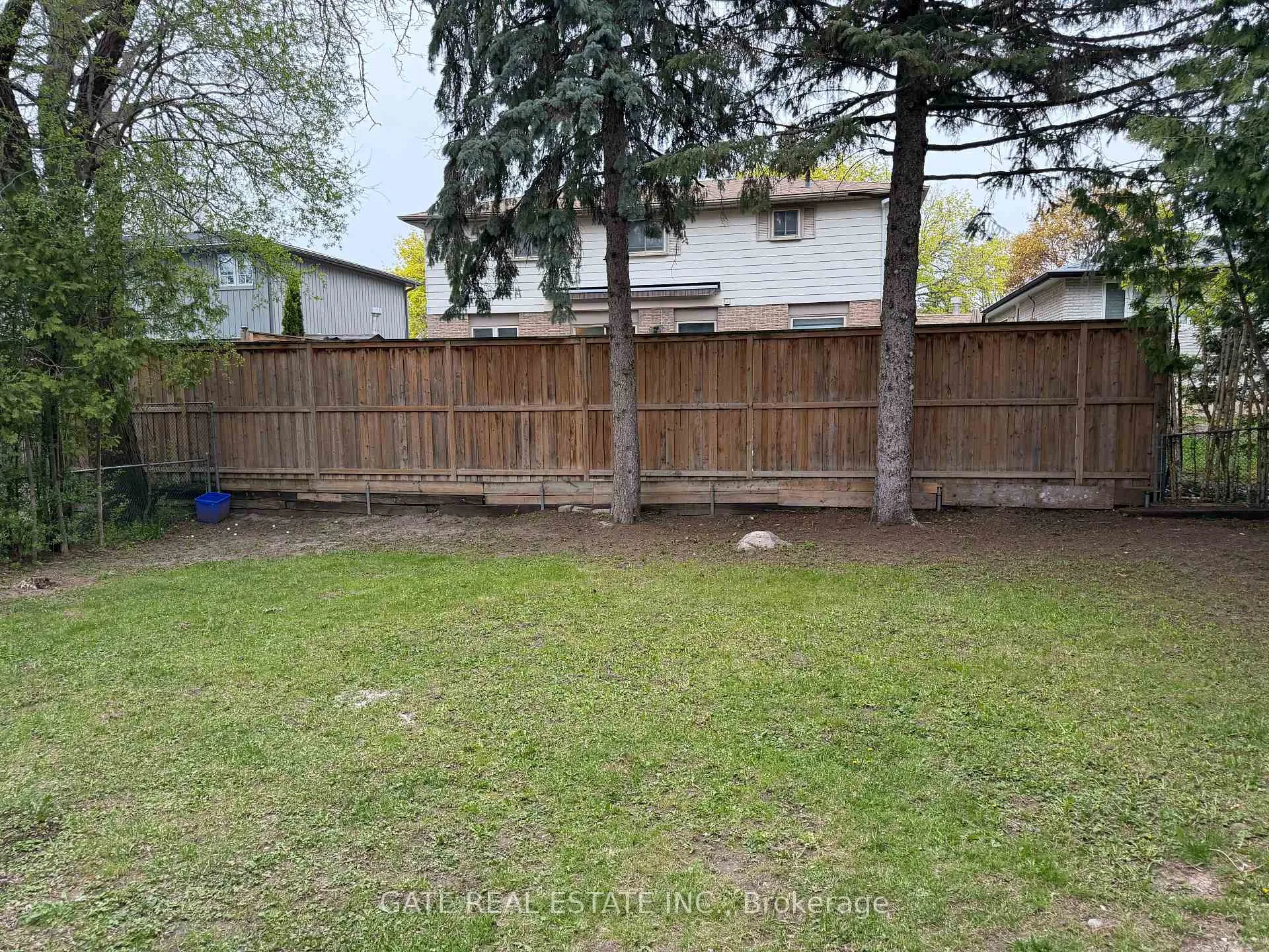 Photo 31 of 10 Thorny Brae Drive, Markham, Royal Orchard — HOMEH
