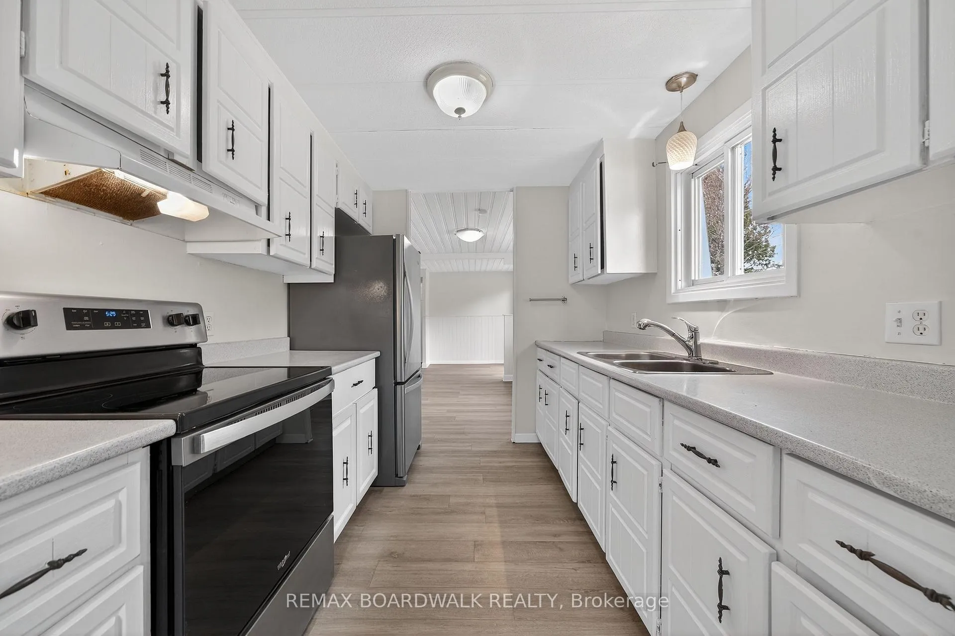 Photo 13 of 10 Fringewood Drive, Ottawa, Fringewood — HOMEH