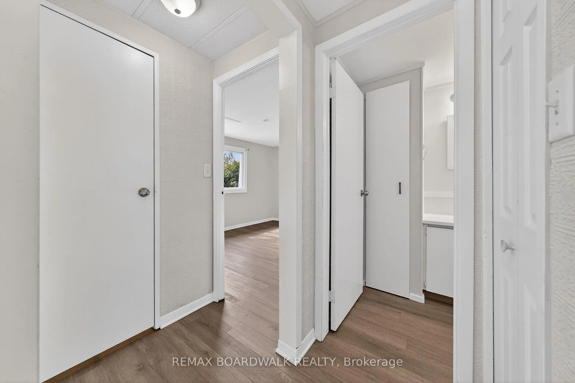 Photo 16 of 10 Fringewood Drive, Ottawa, Fringewood — HOMEH