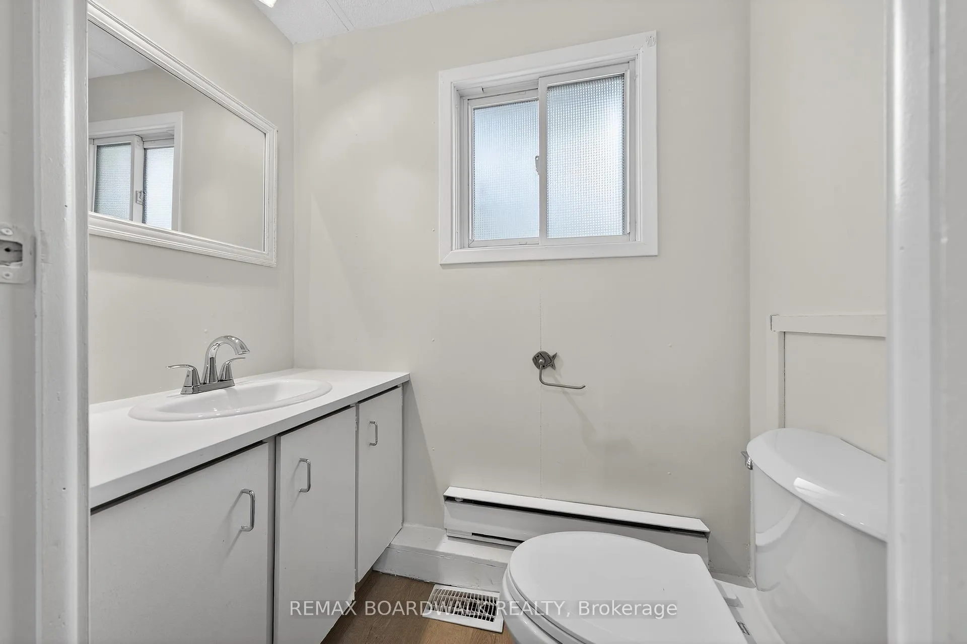 Photo 20 of 10 Fringewood Drive, Ottawa, Fringewood — HOMEH