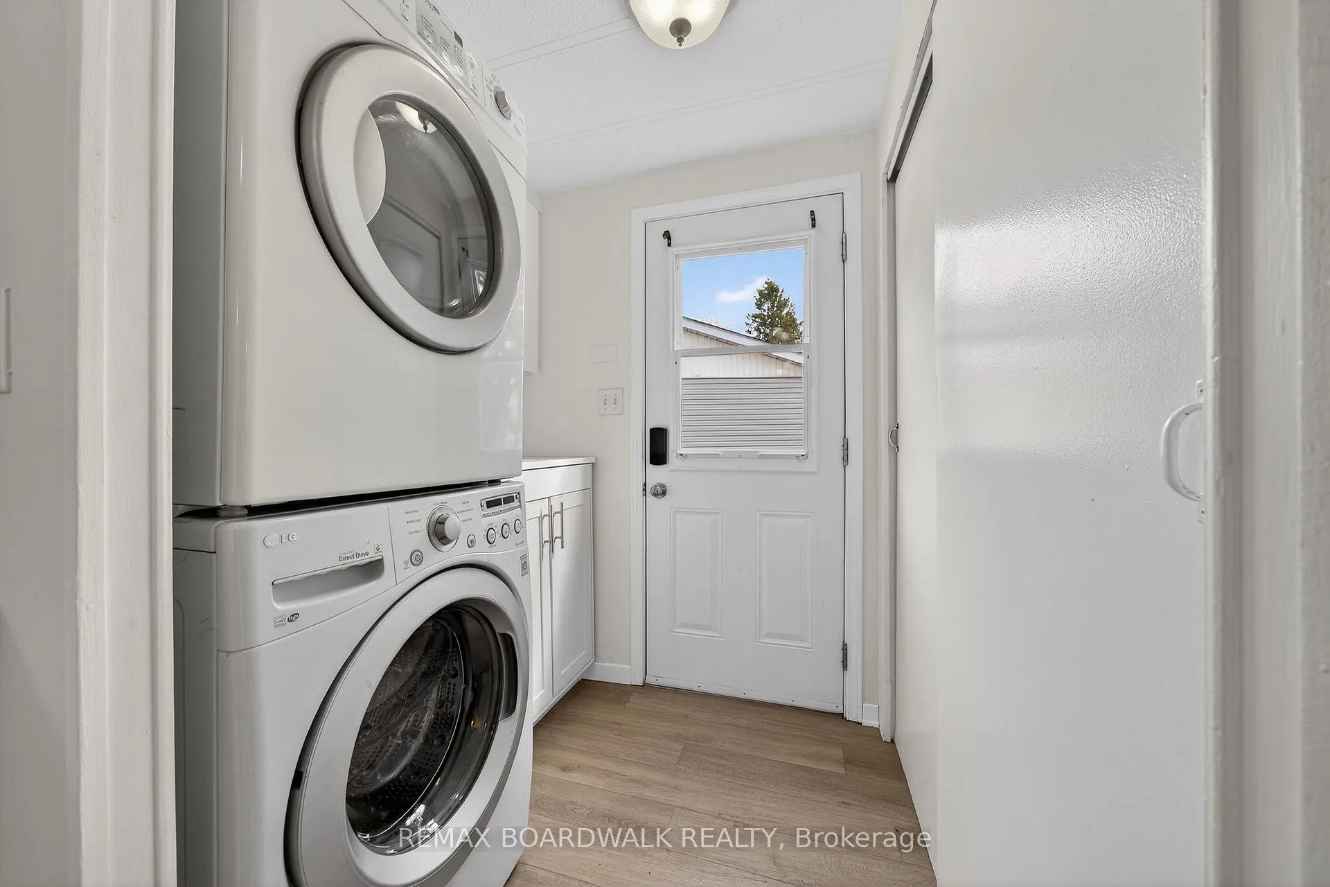 Photo 23 of 10 Fringewood Drive, Ottawa, Fringewood — HOMEH