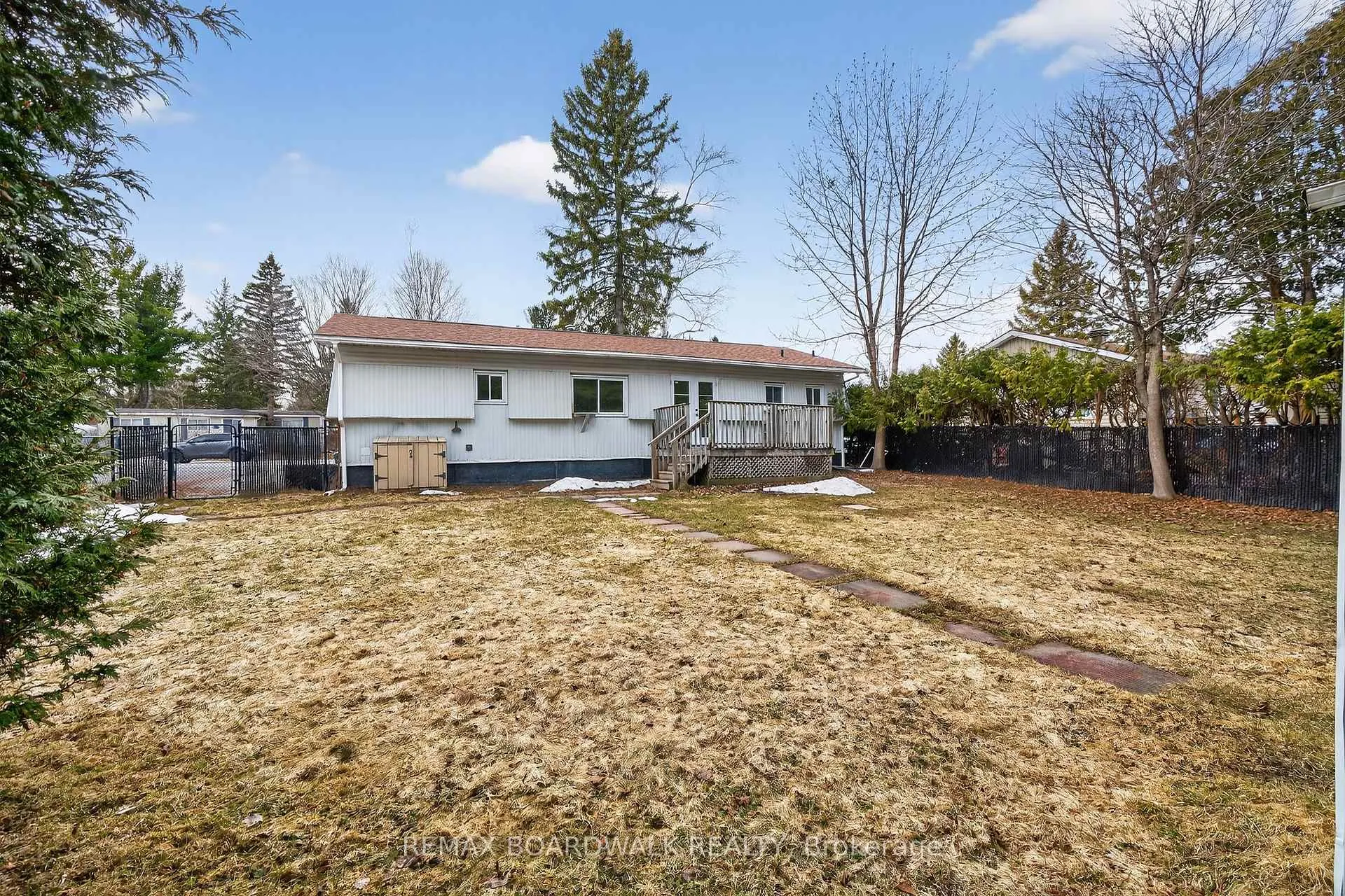 Photo 28 of 10 Fringewood Drive, Ottawa, Fringewood — HOMEH