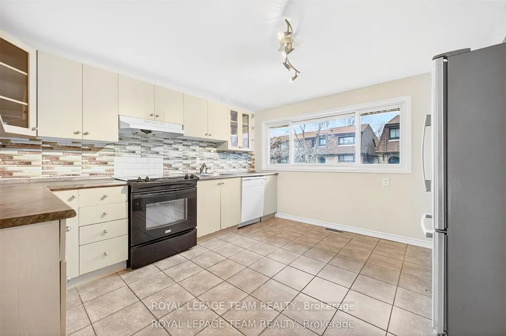 Photo 10 of Unit 13, 2 Bertona Street, Ottawa, Manordale — HOMEH