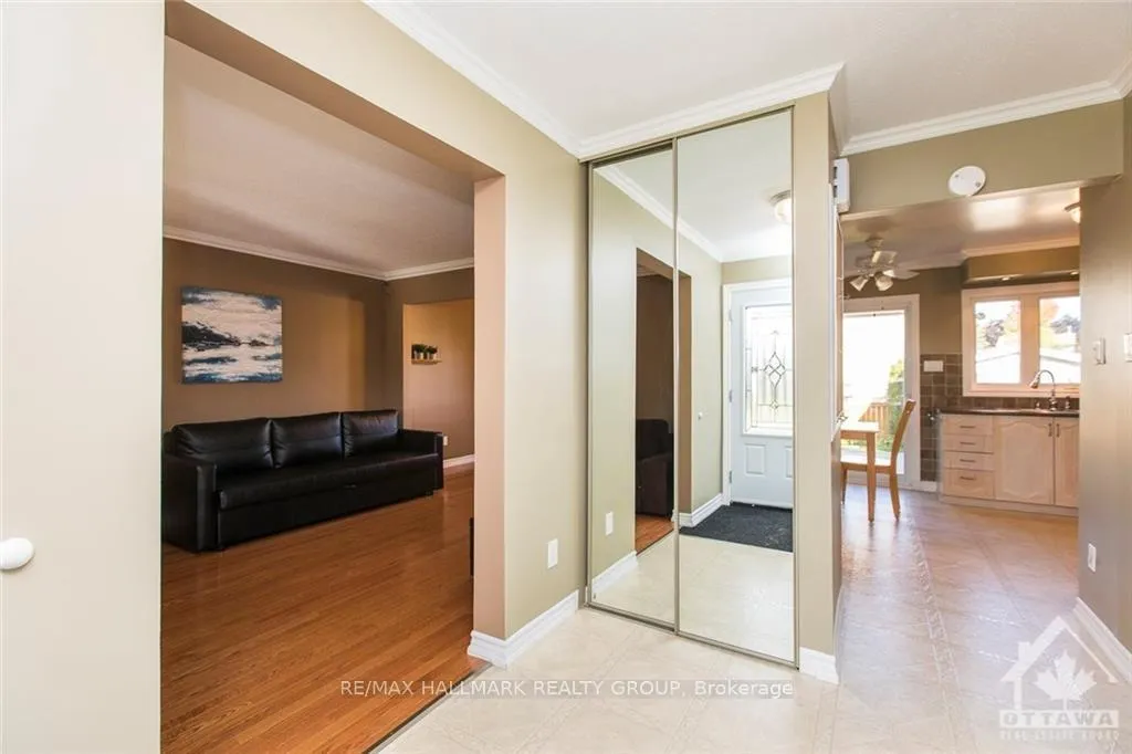 Photo 2 of 617 Wilkie Drive, Ottawa, Fallingbrook/Pineridge — HOMEH
