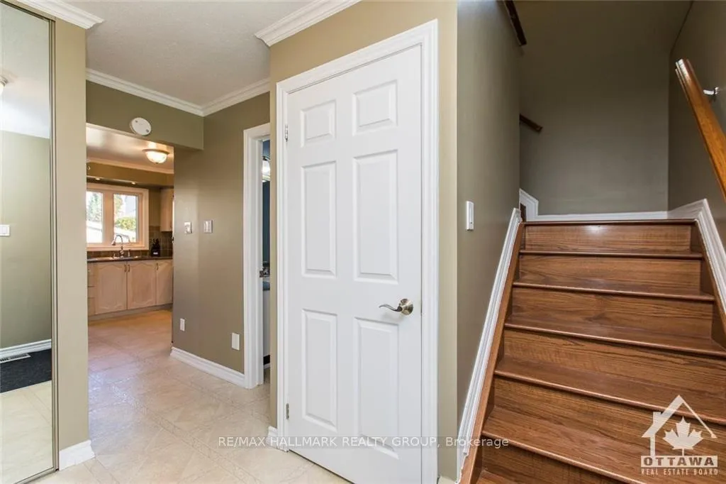 Photo 3 of 617 Wilkie Drive, Ottawa, Fallingbrook/Pineridge — HOMEH