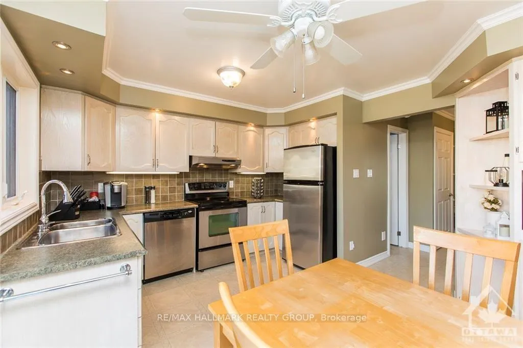 Photo 6 of 617 Wilkie Drive, Ottawa, Fallingbrook/Pineridge — HOMEH