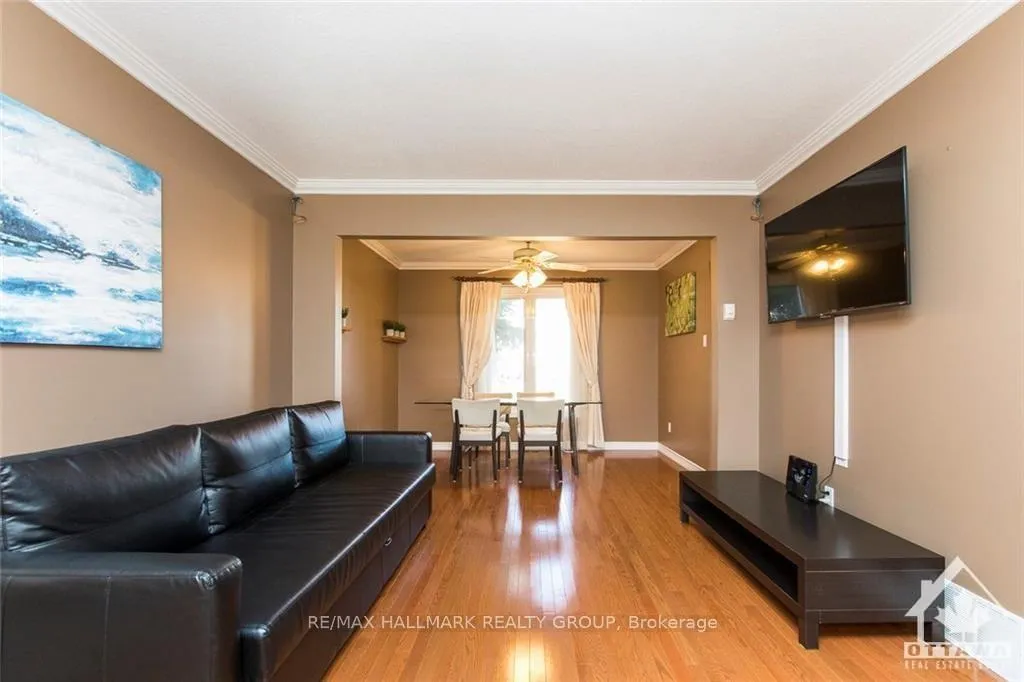 Photo 9 of 617 Wilkie Drive, Ottawa, Fallingbrook/Pineridge — HOMEH