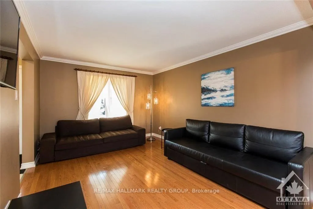 Photo 10 of 617 Wilkie Drive, Ottawa, Fallingbrook/Pineridge — HOMEH