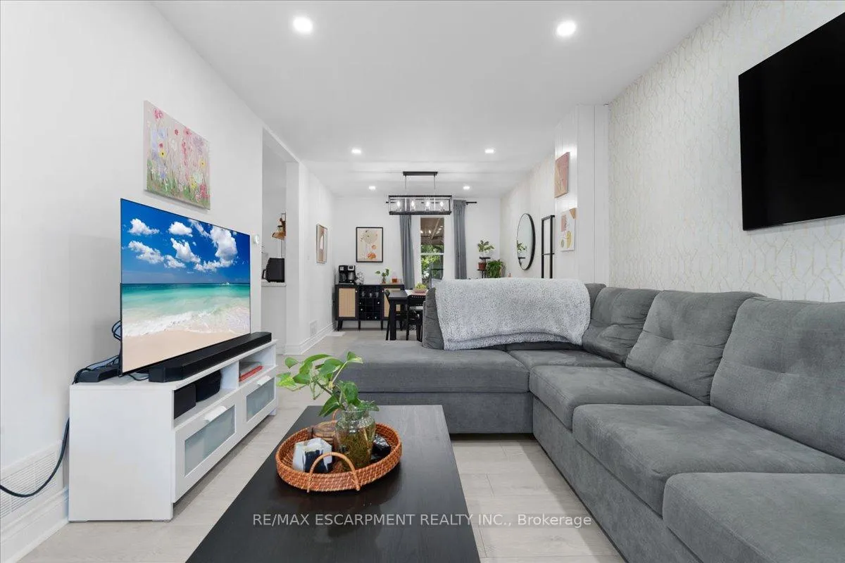 Photo 14 of 133 Frederick Avenue, Hamilton, Crown Point — HOMEH